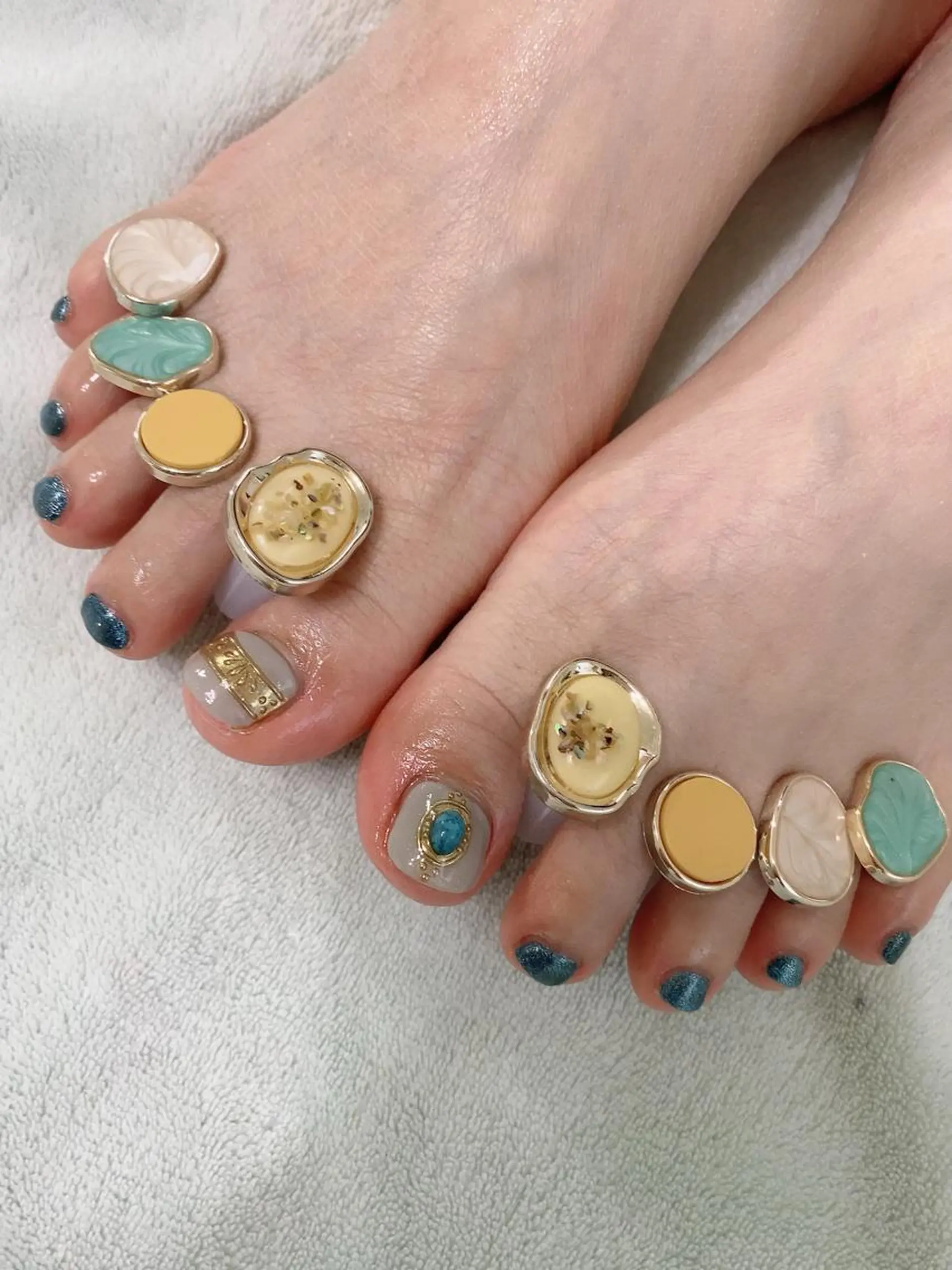 ネイル フットネイル 艶々の美爪を〜 【リリアーナ】のネイルデザイン