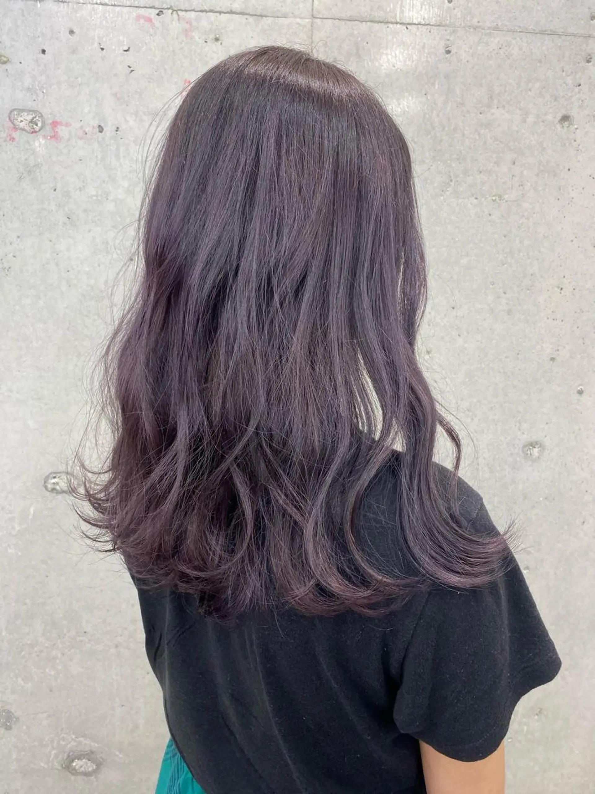 ロング カラー オリーブ/アッシュ やわらか透明感カラーのヘアスタイル