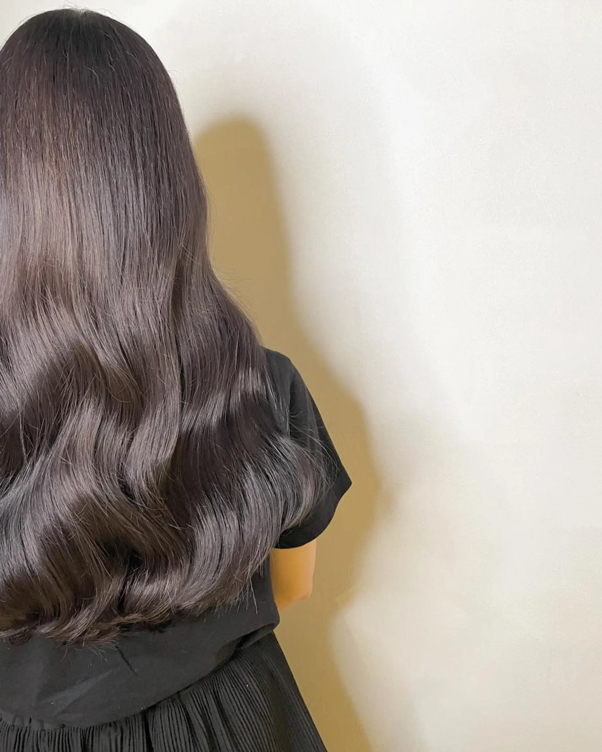 セミロング セミロングパーマ ラベンダーベージュ くびれヘア 外国人風カラー ハイライト カット ヘアカラー トリートメント 隠れ家美容室 RAW TOKYO 【公式】のヘアスタイル