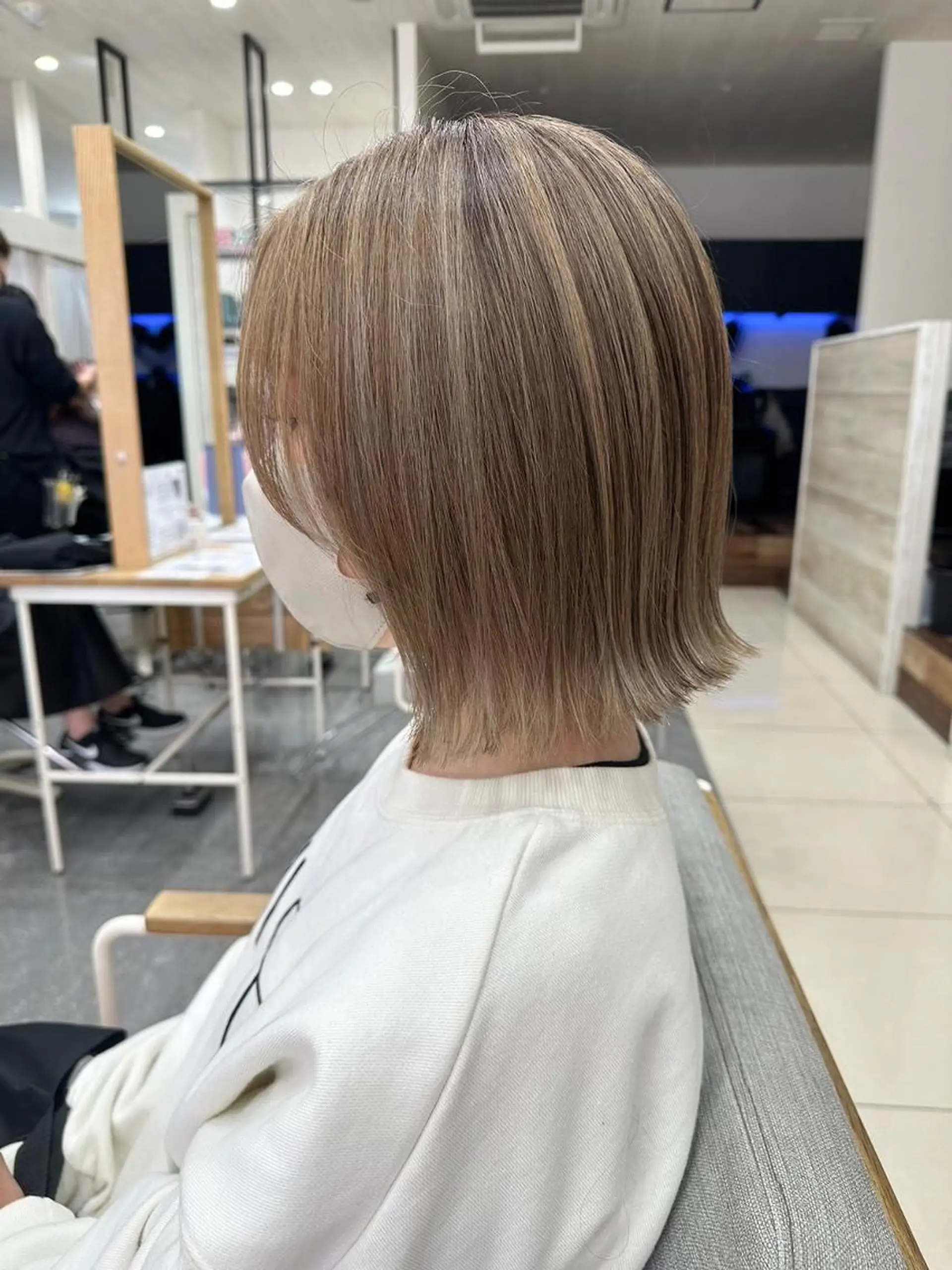 ミディアム ブリーチ縮毛矯正/ 髪質改善💎中野紀恵のヘアスタイル