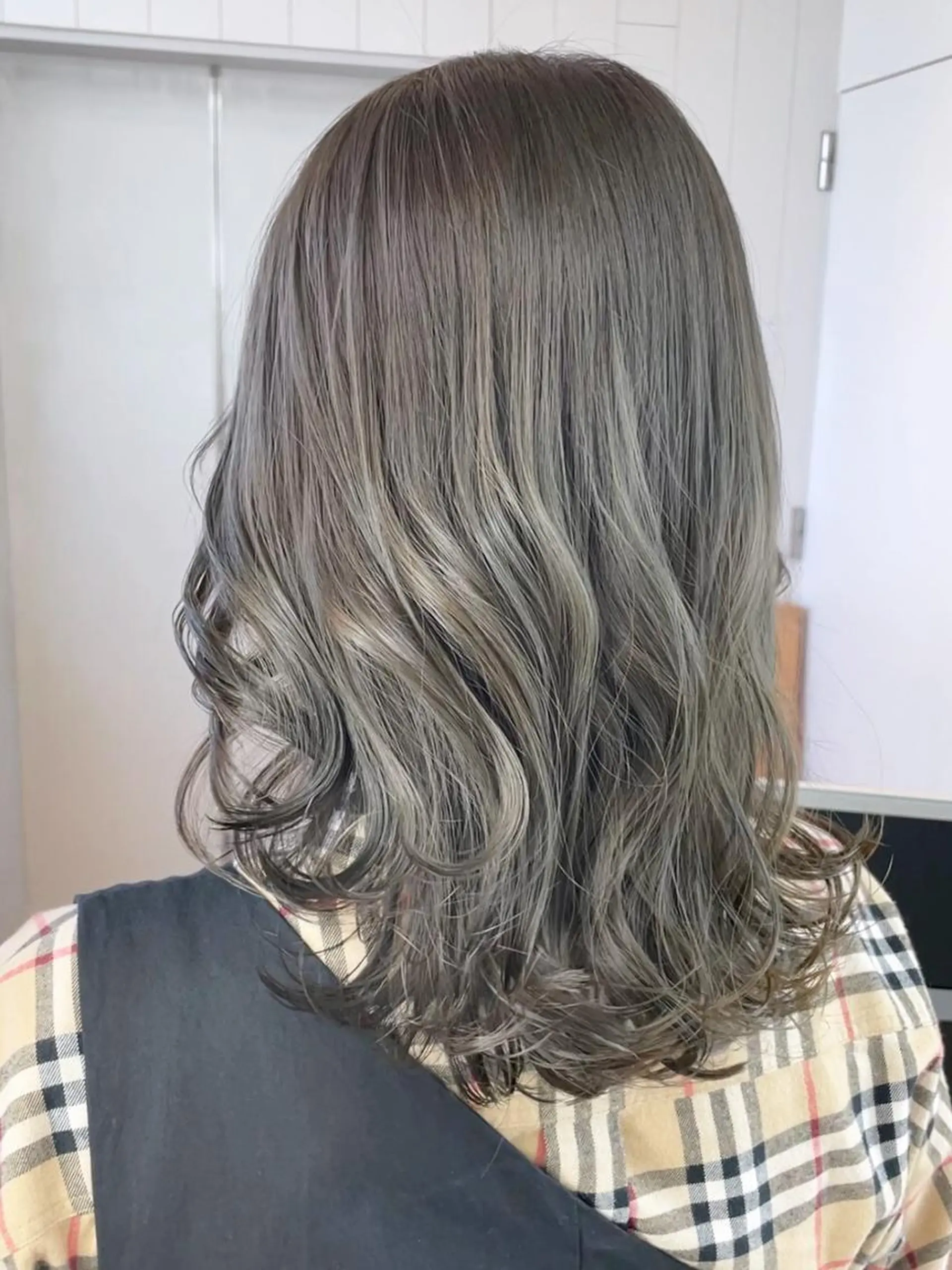 ミディアム カラー ベージュカラー オリーブベージュ カット ヘアカラー トリートメント ITbyALBUM 八王子店のヘアスタイル