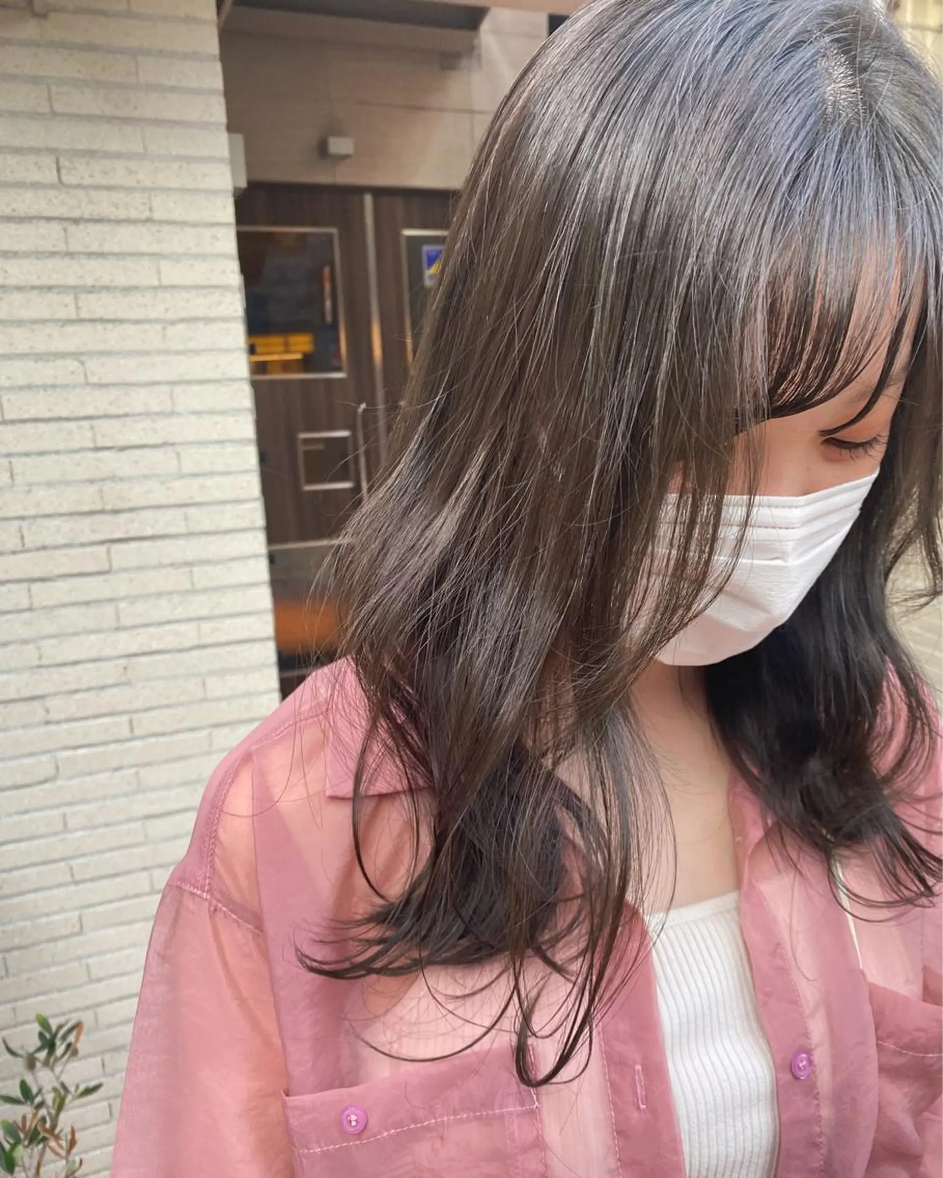 セミロング 透明感カラー NAN AMI グレージュのヘアスタイル