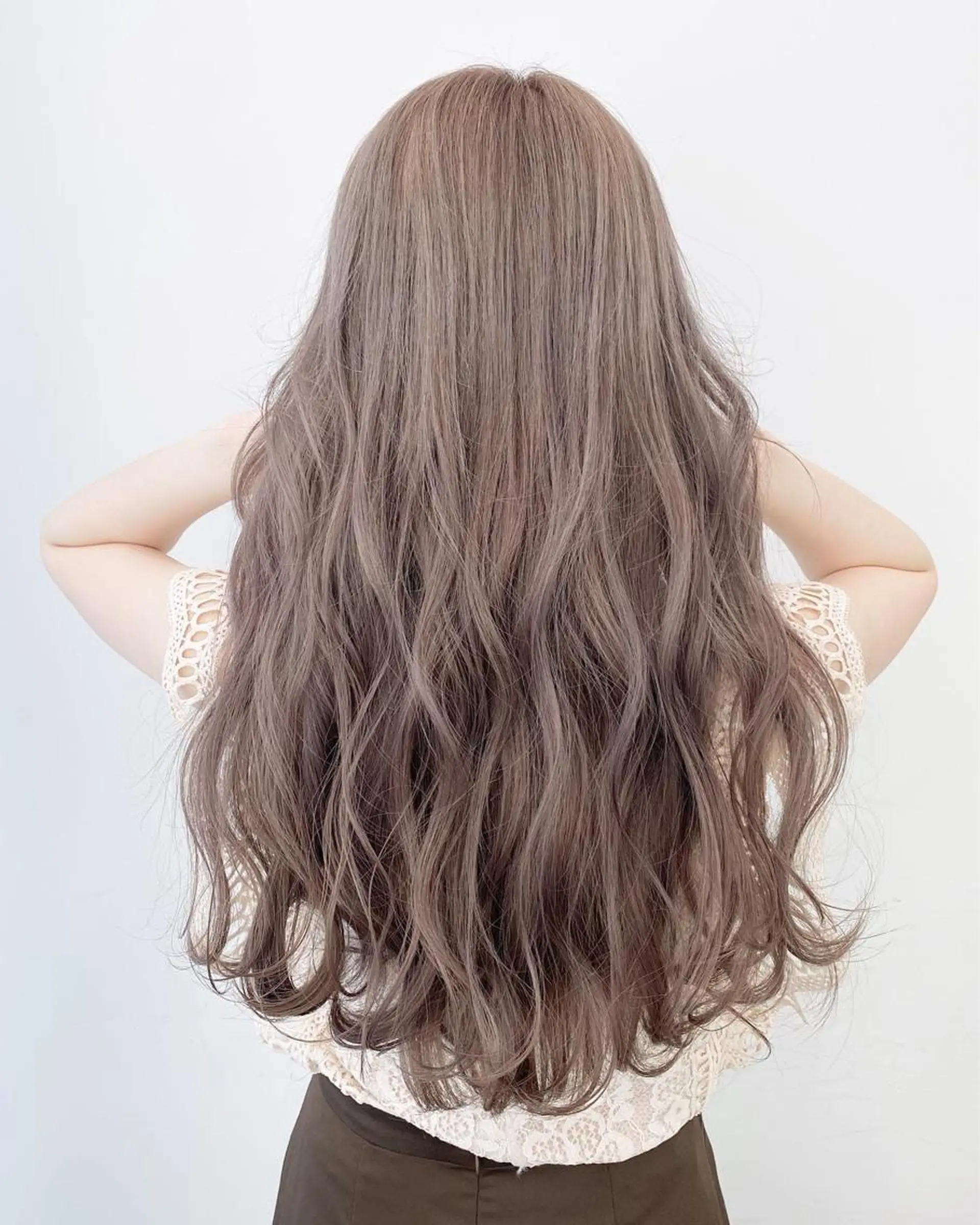 セミロング カラー ヘアアレンジ ベージュカラー ブリーチ ダブルカラー ミルクティーベージュ ヘアカラー トリートメント 🦄インナーカラー 🦄貫井彩花のヘアスタイル