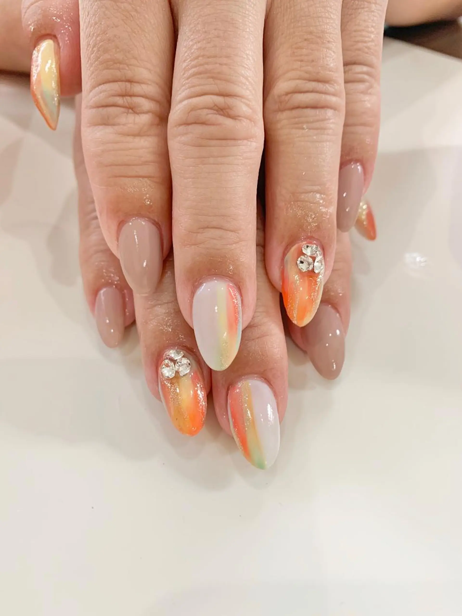 ネイル 持ち込み ストーンネイル 手塚 里奈のネイルデザイン