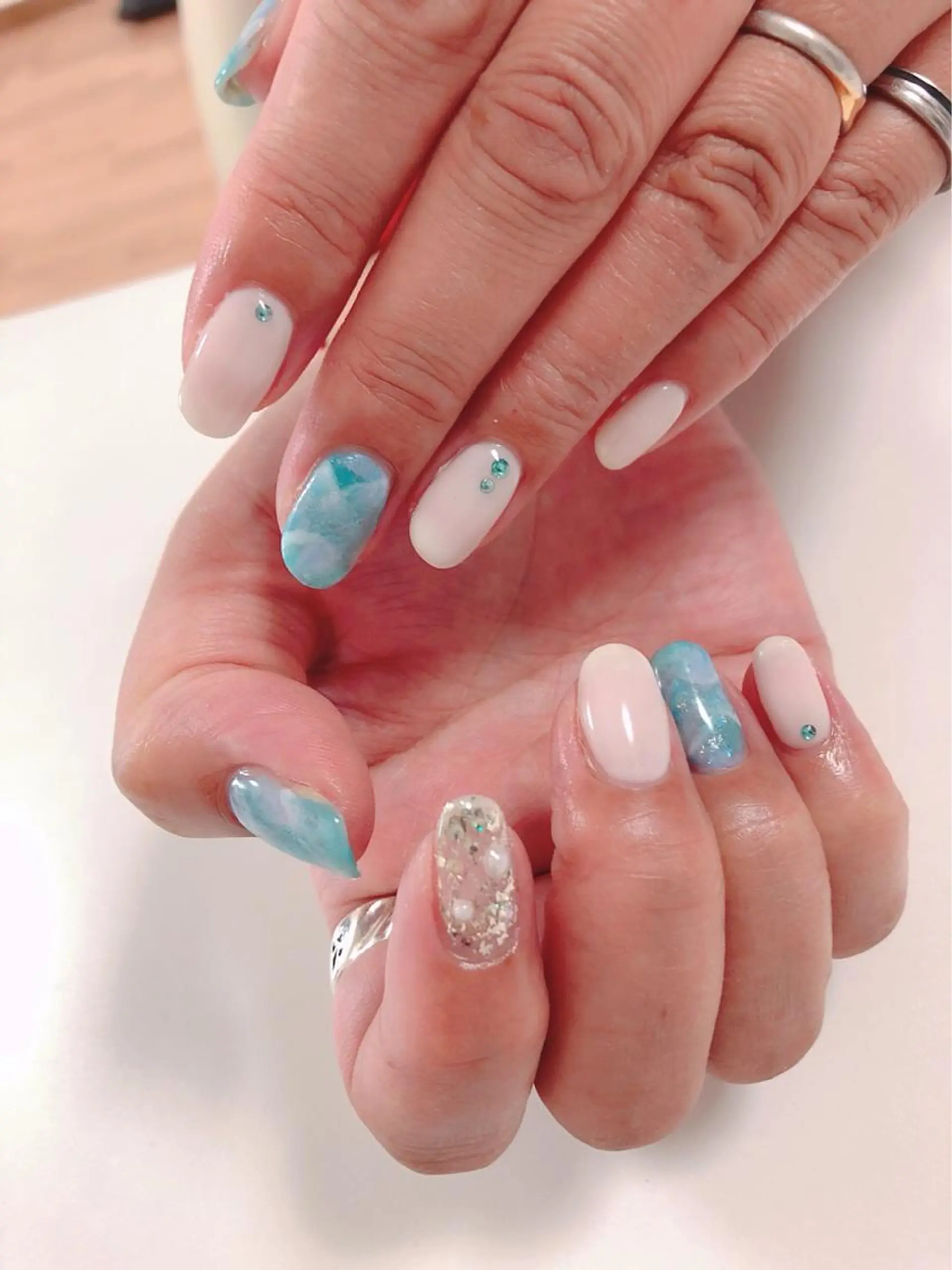 ネイル アートネイル 長さ出し フットネイル グリーン ニュアンスネイル Lily Roseスタッフ一同のマツエク・マツパデザイン