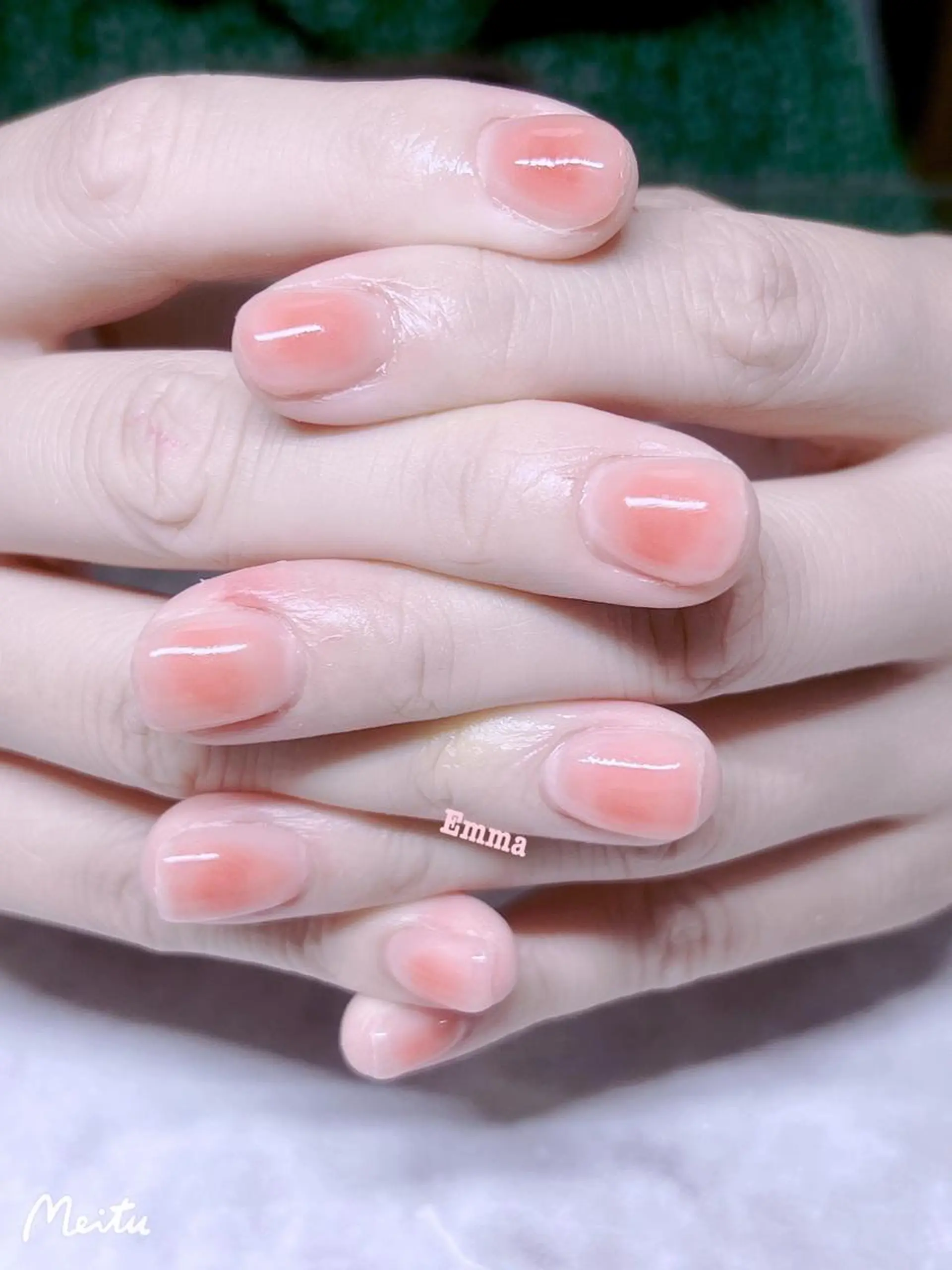 ネイル チークネイル ISA_ BELLAのネイルデザイン