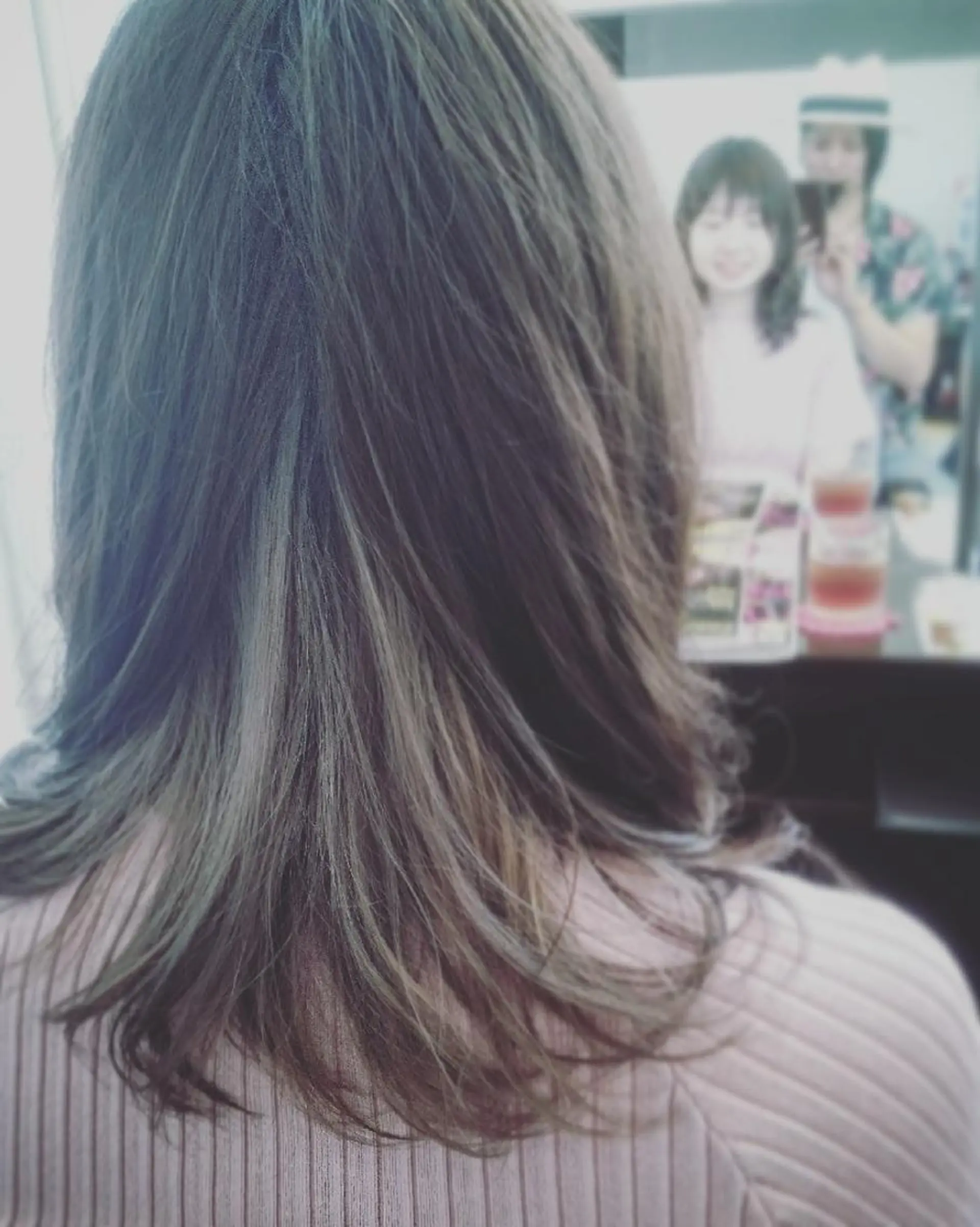 カラー ミディアム アッシュ ベージュカラー Add9 柳田健登のヘアスタイル