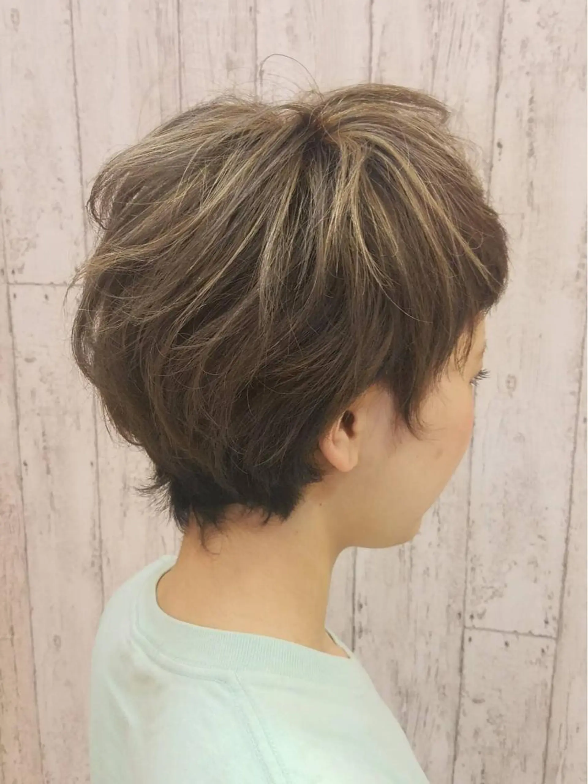 ショート ハイライト 乕谷 美潮のヘアスタイル