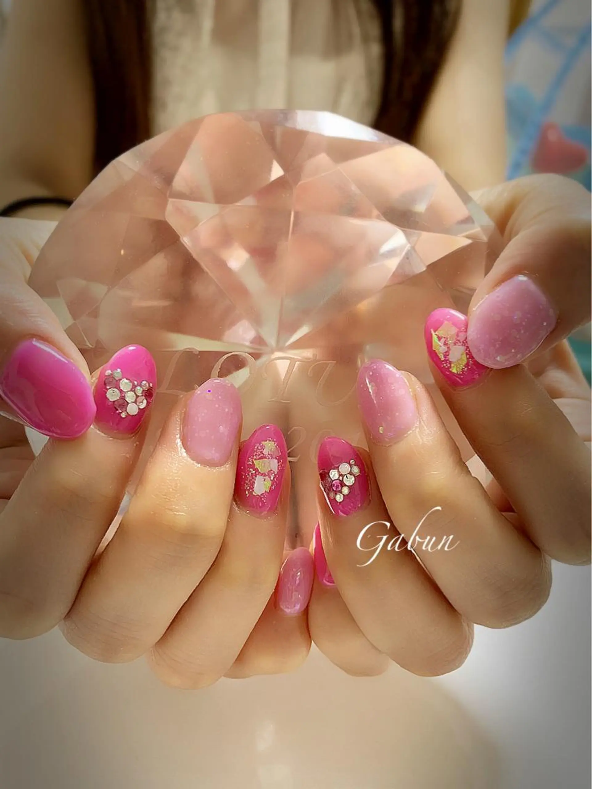 ミディアム LOTUS ネイルサロンのネイルデザイン