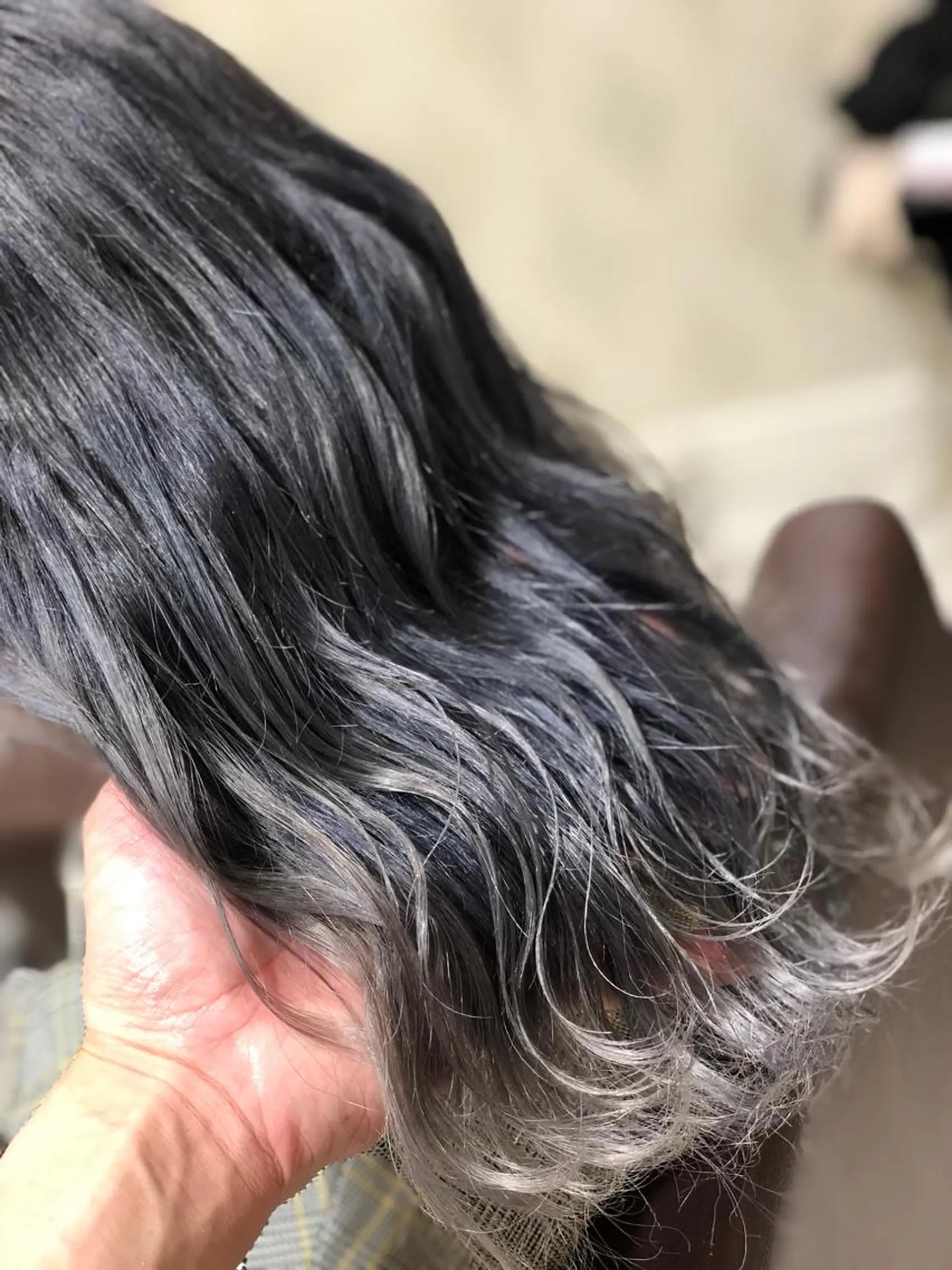 セミロング カラー ブリーチ 手塚 亮汰のヘアスタイル