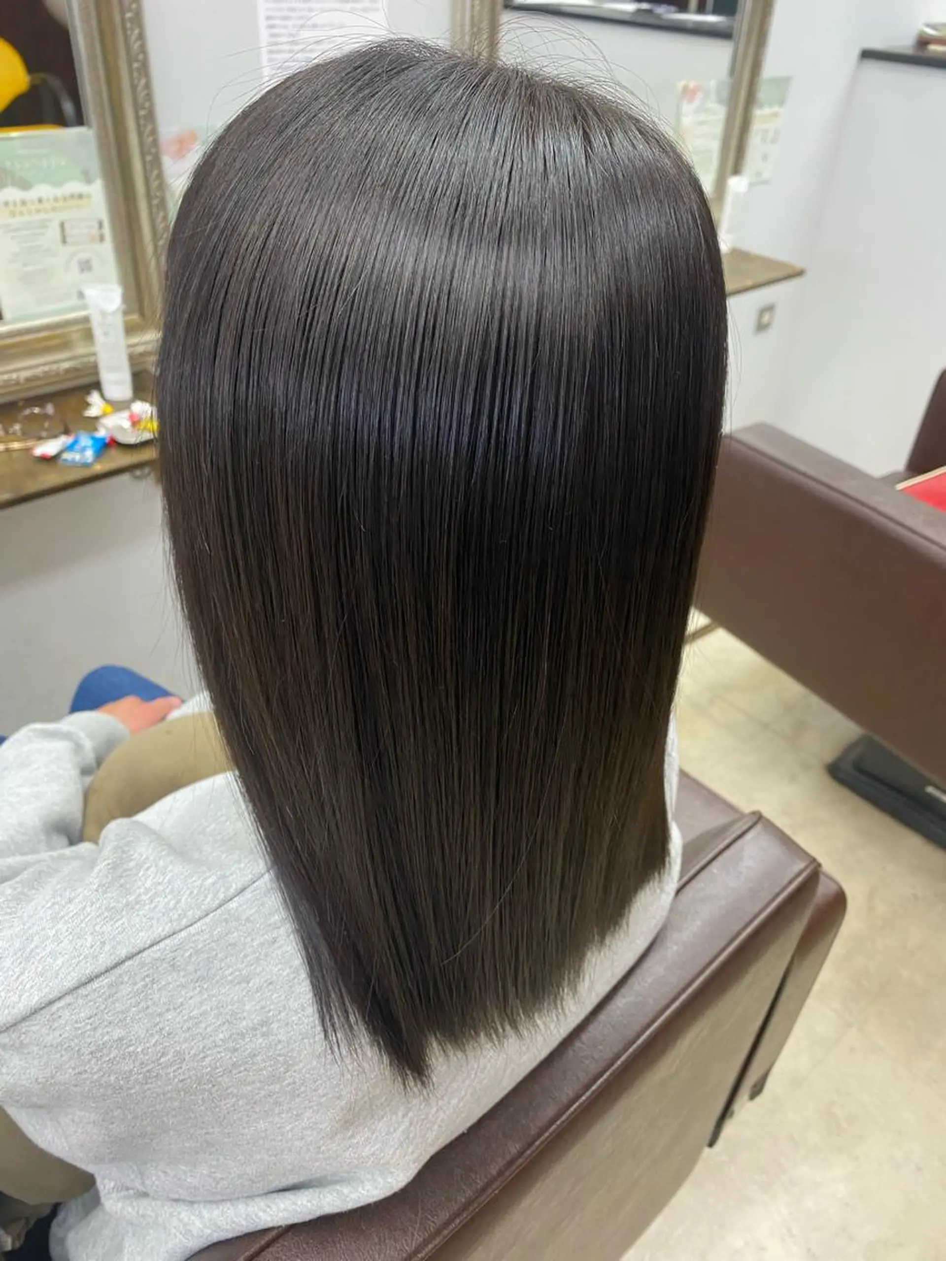 ミディアム カラー イルミナカラー トリートメント 小島 凜のヘアスタイル