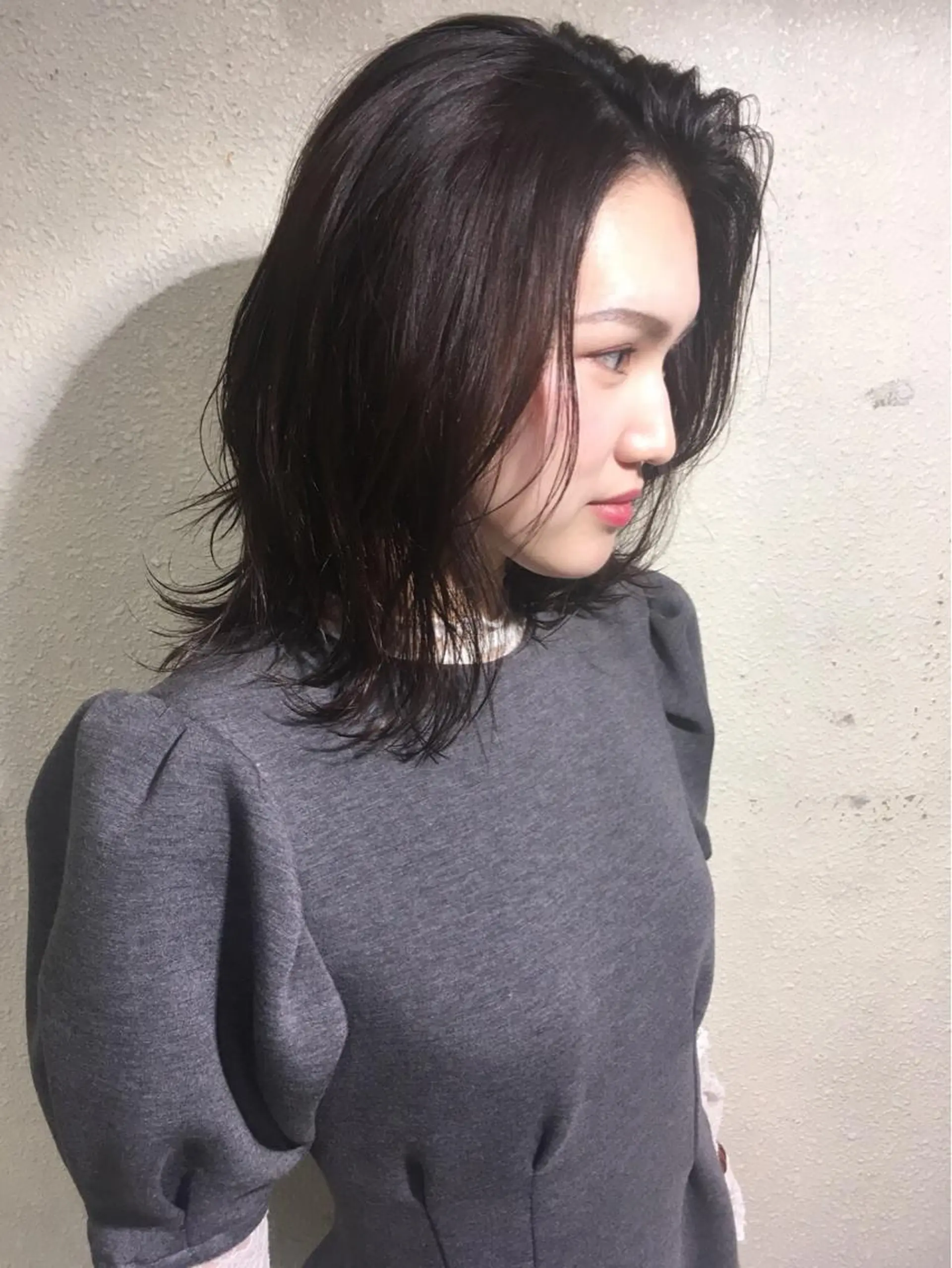 ミディアム ヨナイ チヒロのヘアスタイル