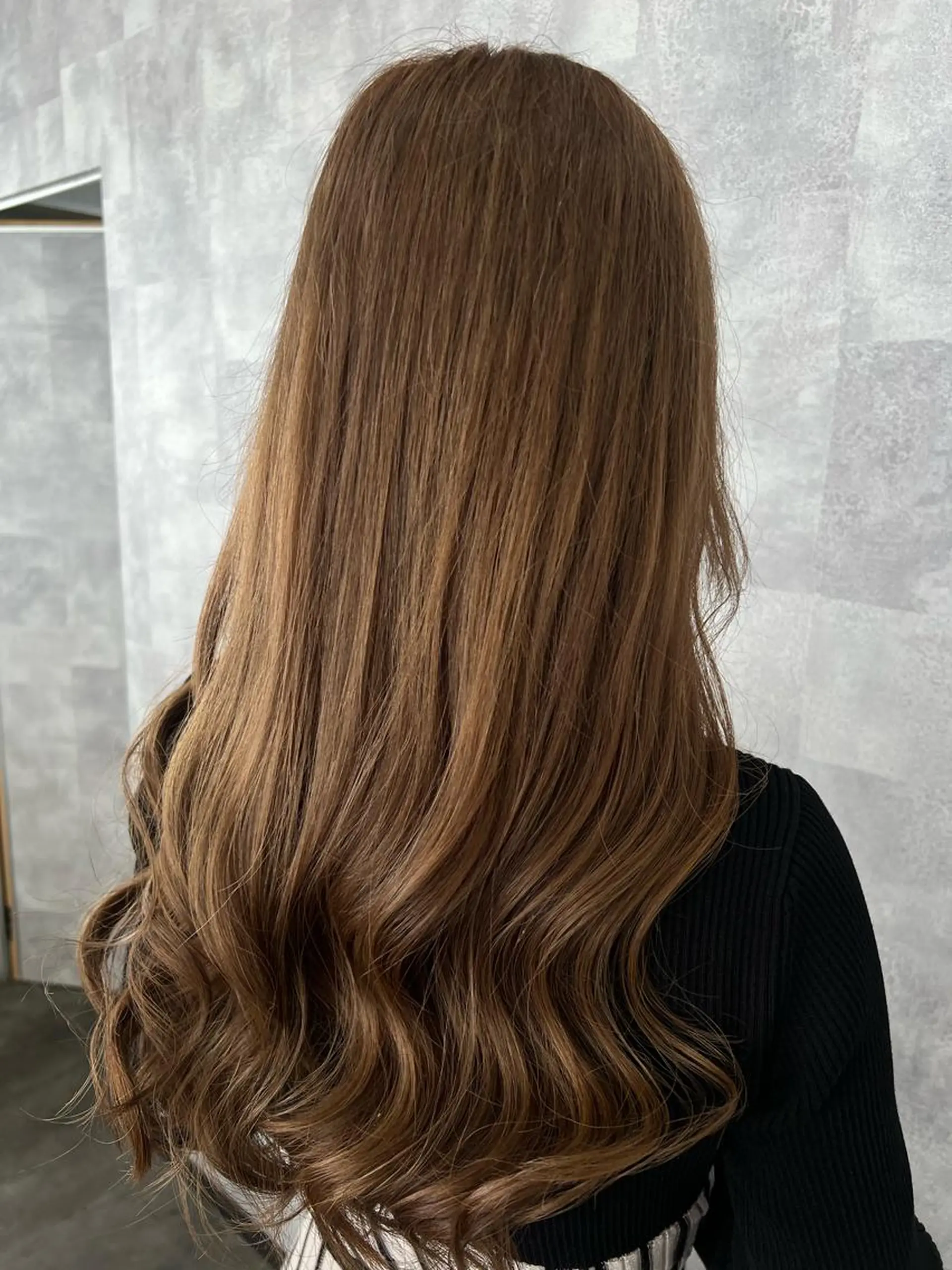 ロング 岡田 麗華のヘアスタイル