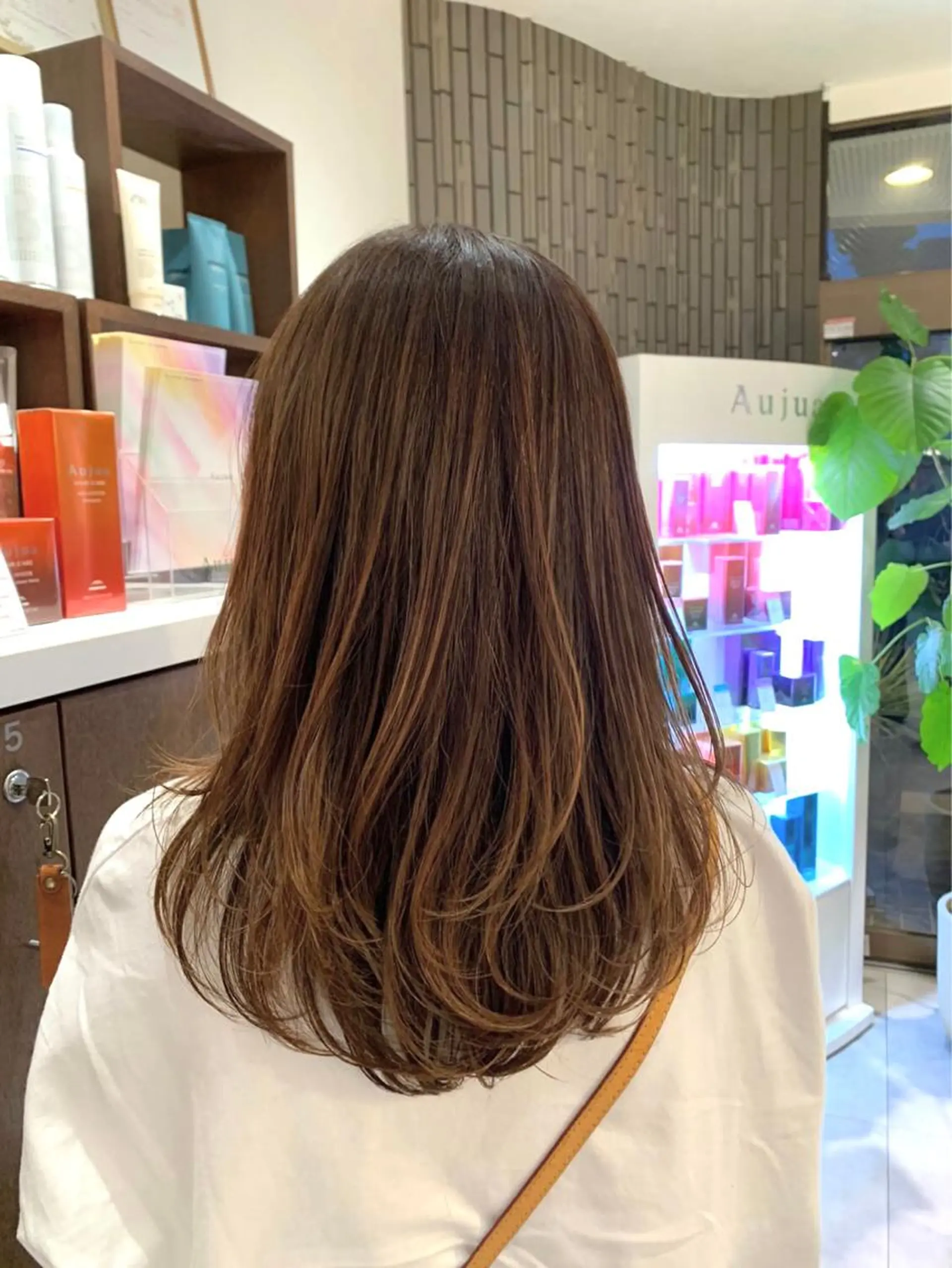 セミロング レイヤーカット 和田 琉々香のヘアスタイル