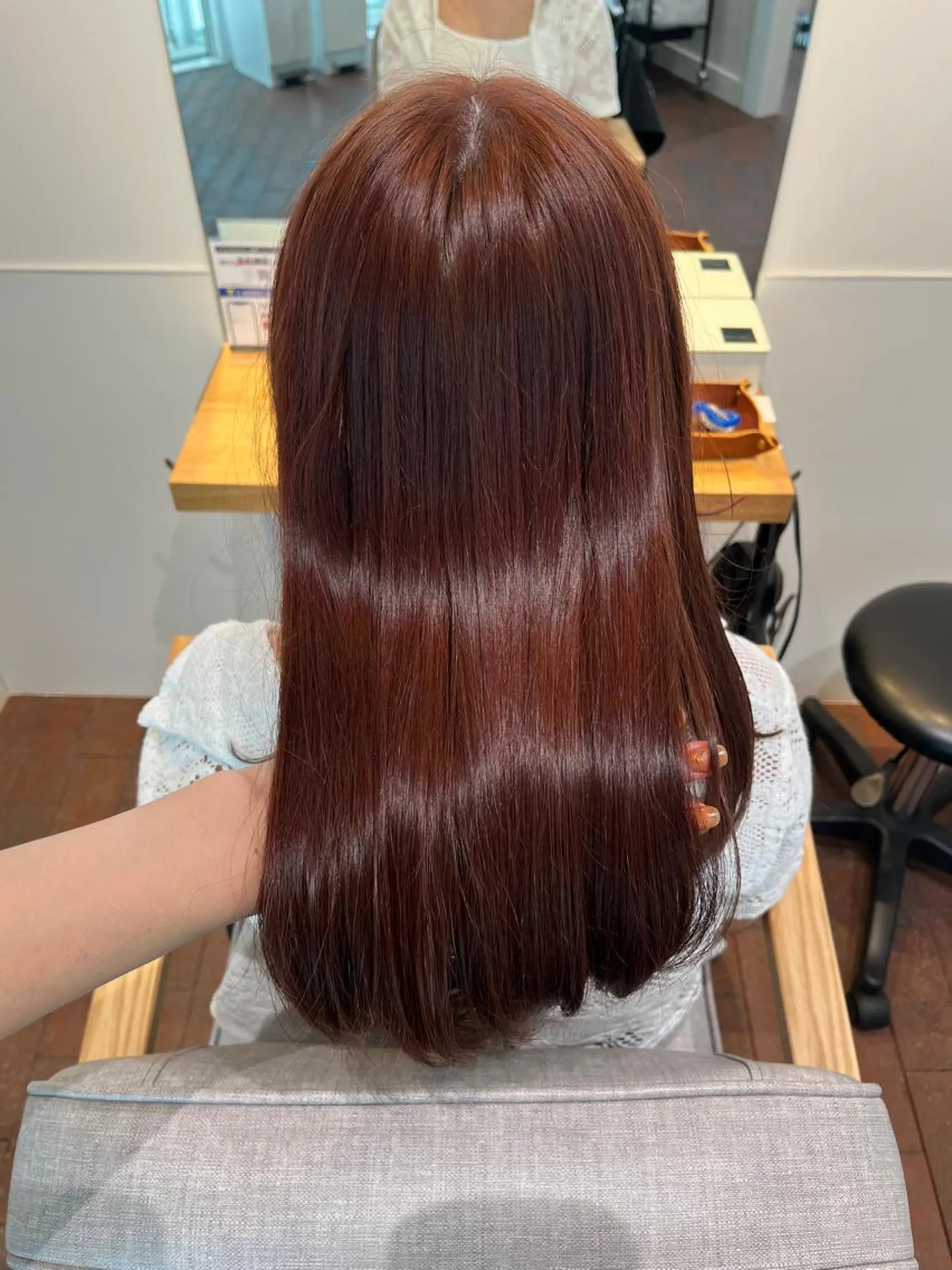 ロング カラー ブリーチ ダブルカラー ブリーチなしカラー カット ヘアカラー トリートメント 片岡 由依のヘアスタイル