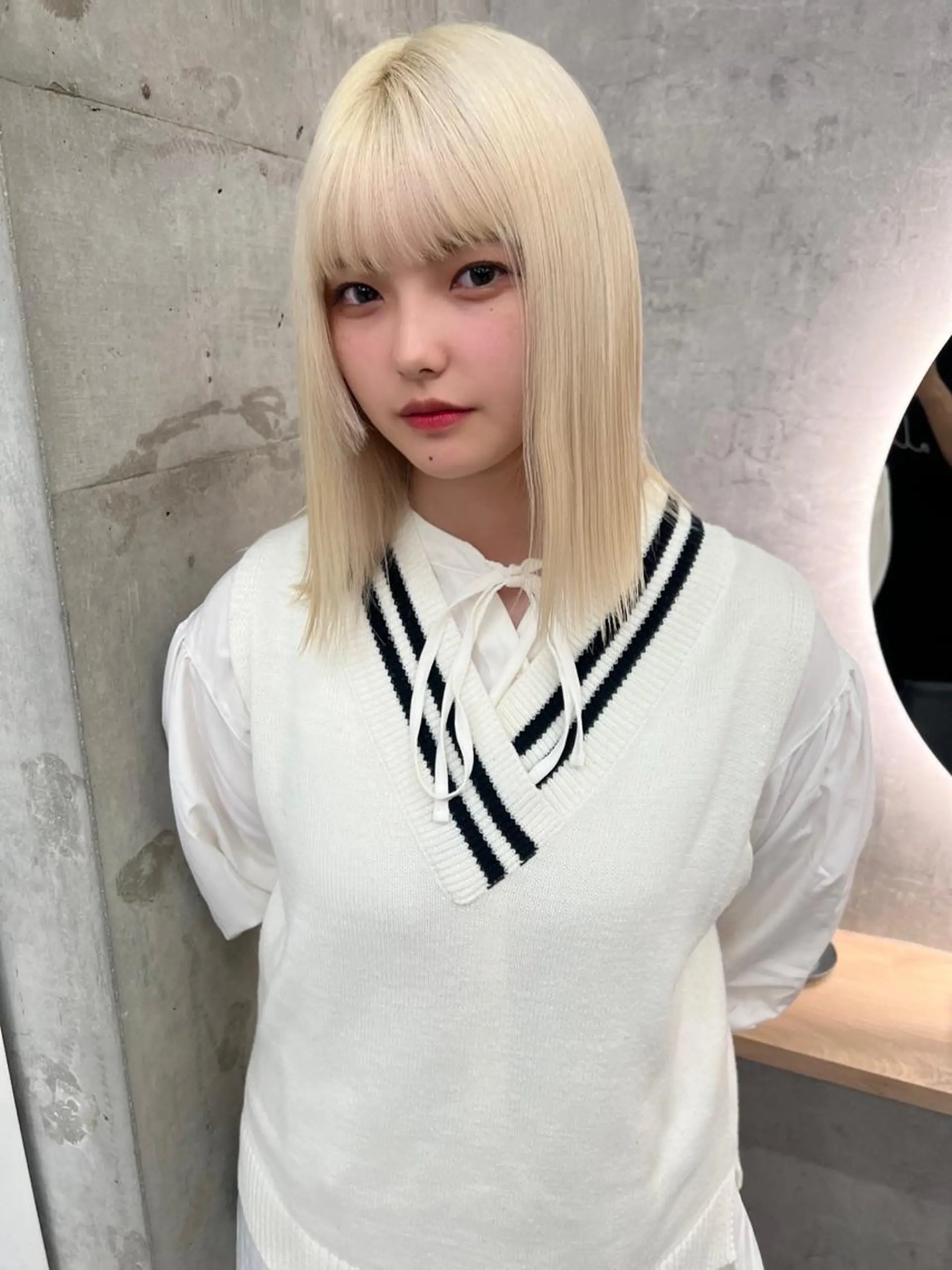 セミロング 色落ちまで可愛い🧚 心斎橋hikaruのヘアスタイル