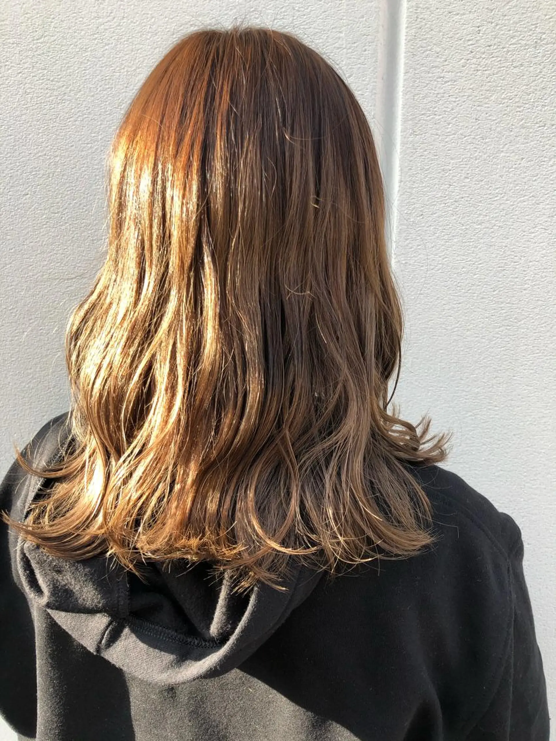 ミディアム カラー ベージュカラー ハイトーンカラー ハイトーンベージュ ヤマモト マイのヘアスタイル