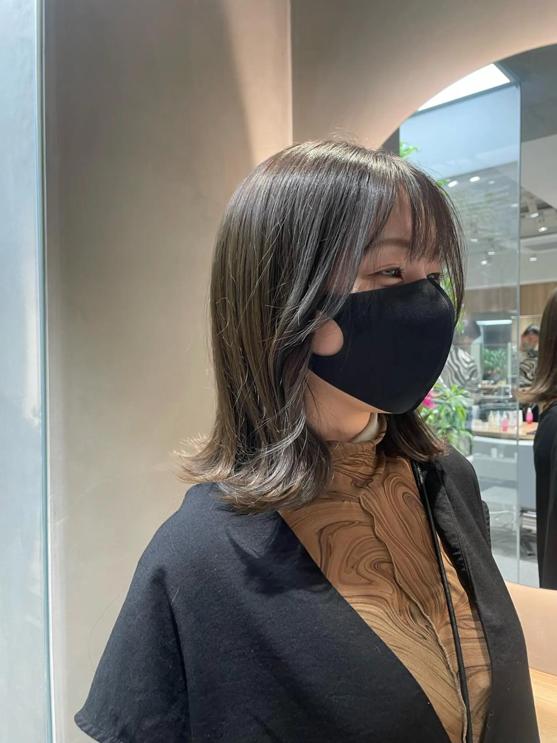 ミディアム MINX 渡邉由理のヘアスタイル