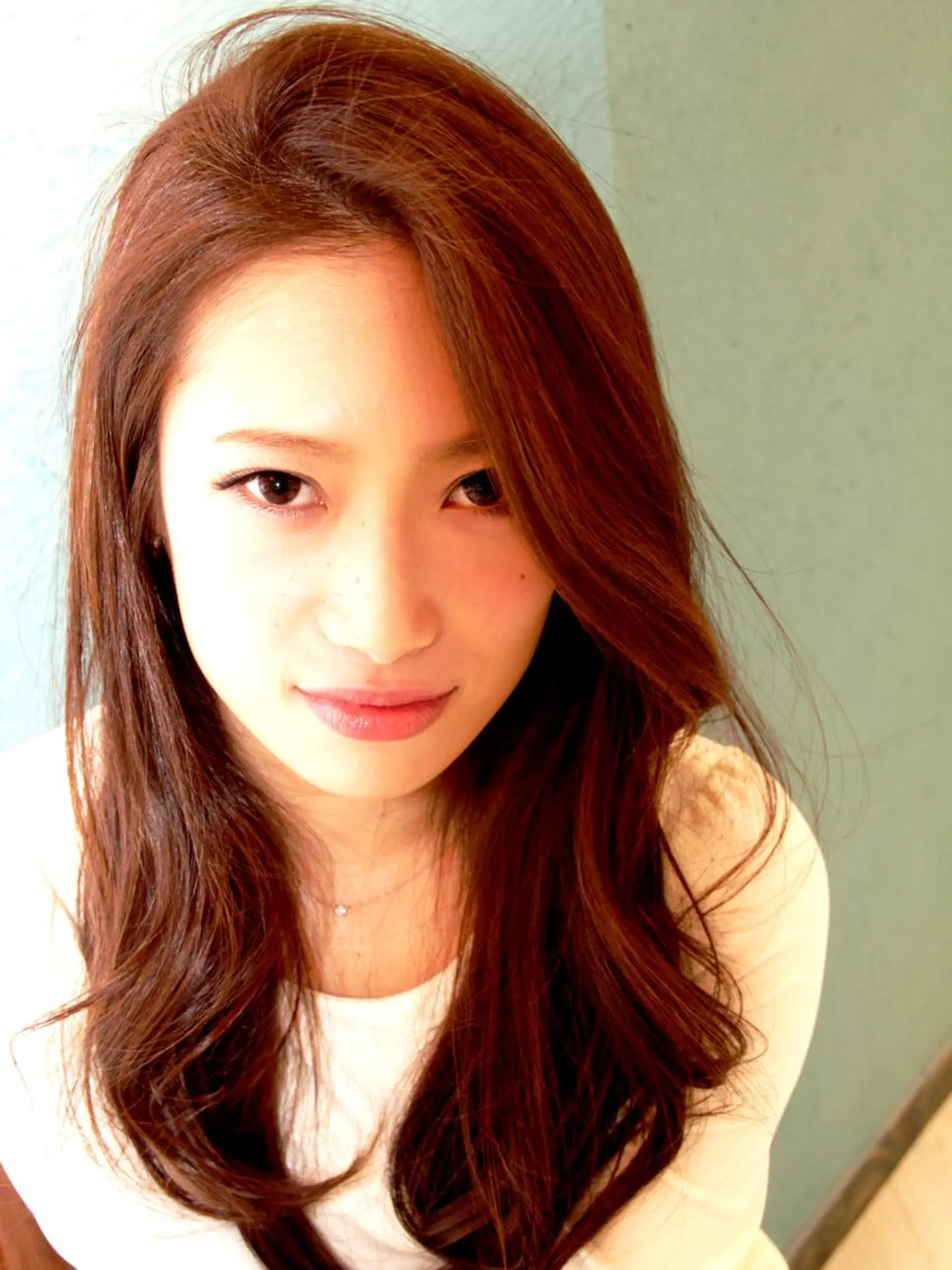 ミディアム カラー パーマ ヘアアレンジ メンズ キッズ ネイル マツエク・マツパ カット ヘアカラー トリートメント 吉岡 三四朗のヘアスタイル
