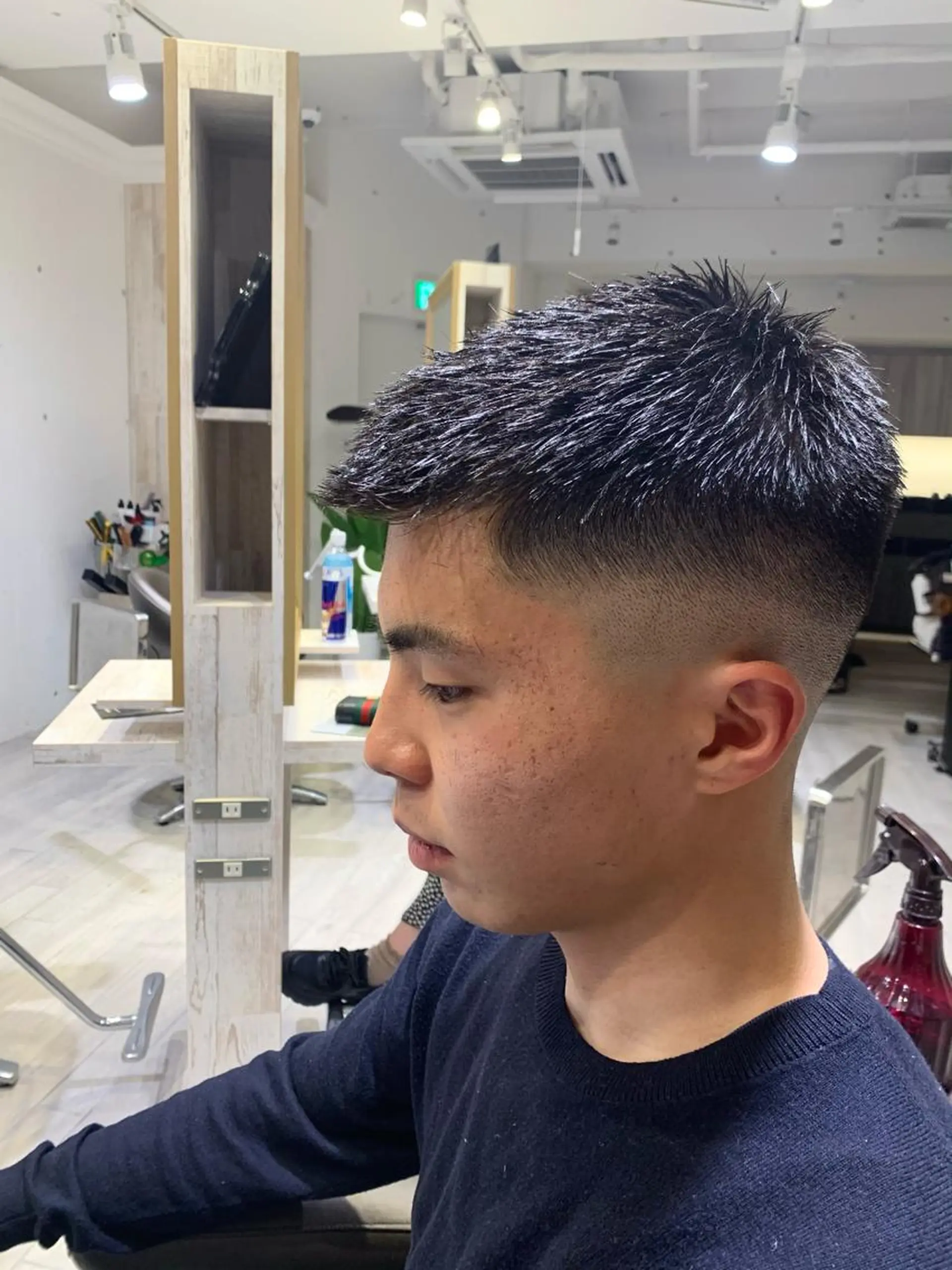 メンズ フェードカット スキンフェード 岡本 勇輝のヘアスタイル