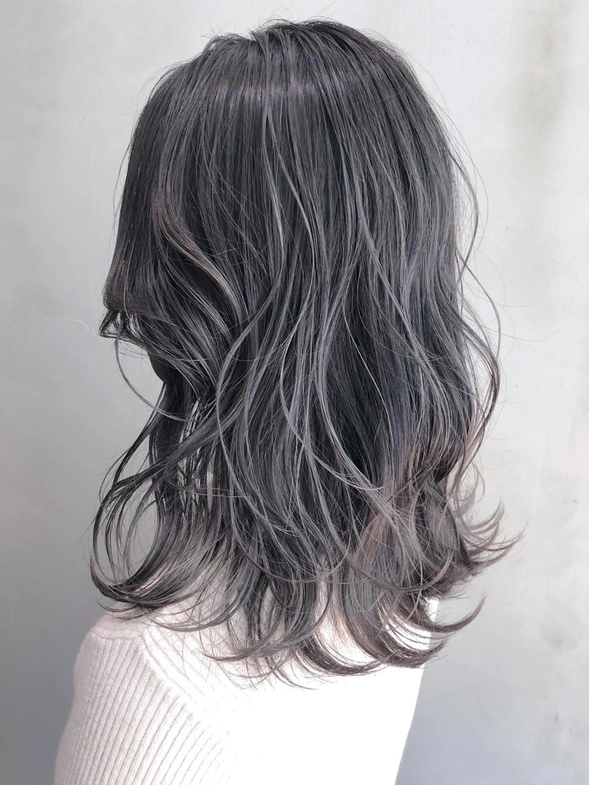 ミディアム カラー パーマ ヘアアレンジ シルバー ITbyALBUM 浦和店のヘアスタイル