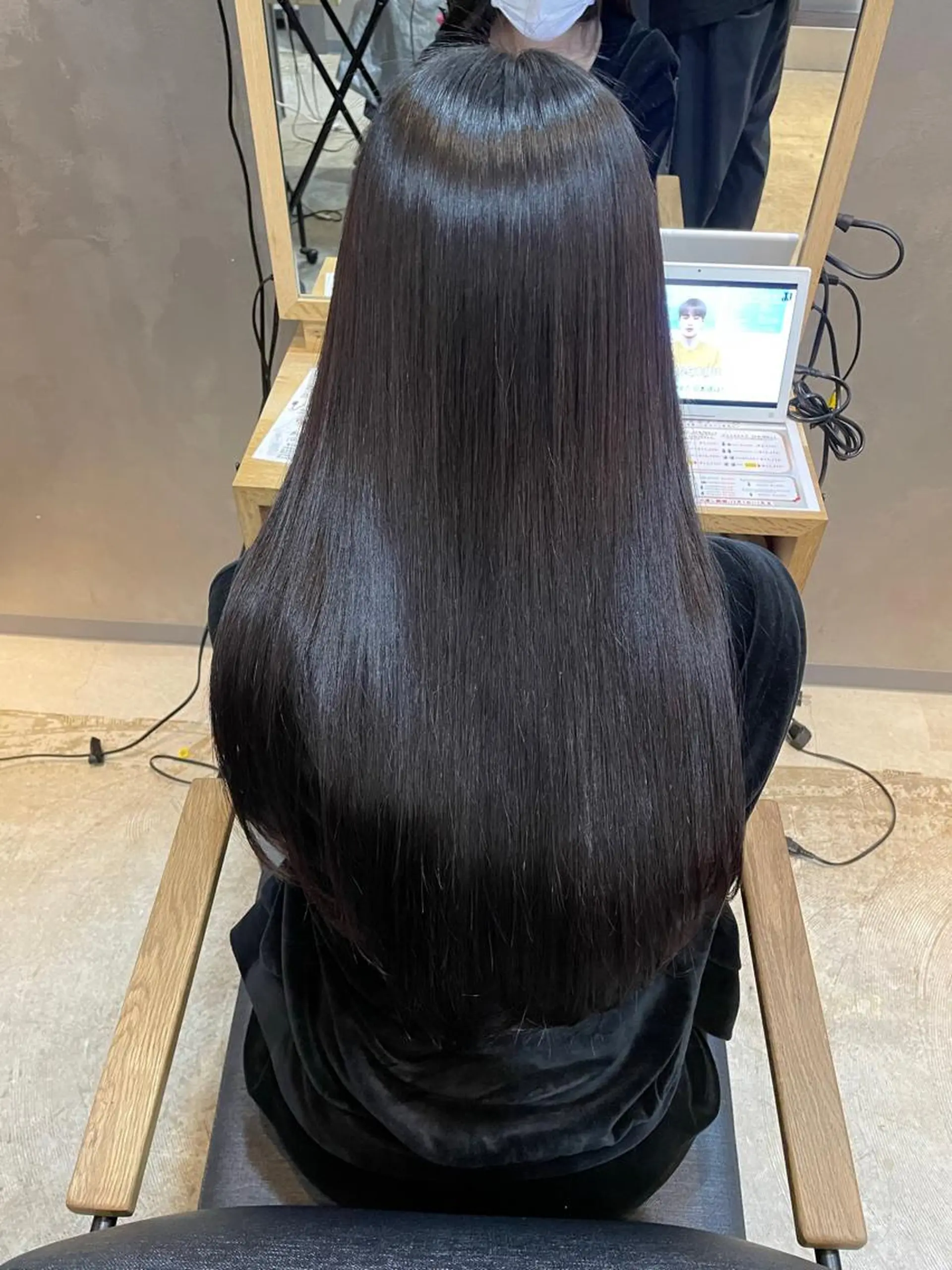 セミロング inity　杉本 美羽のヘアスタイル