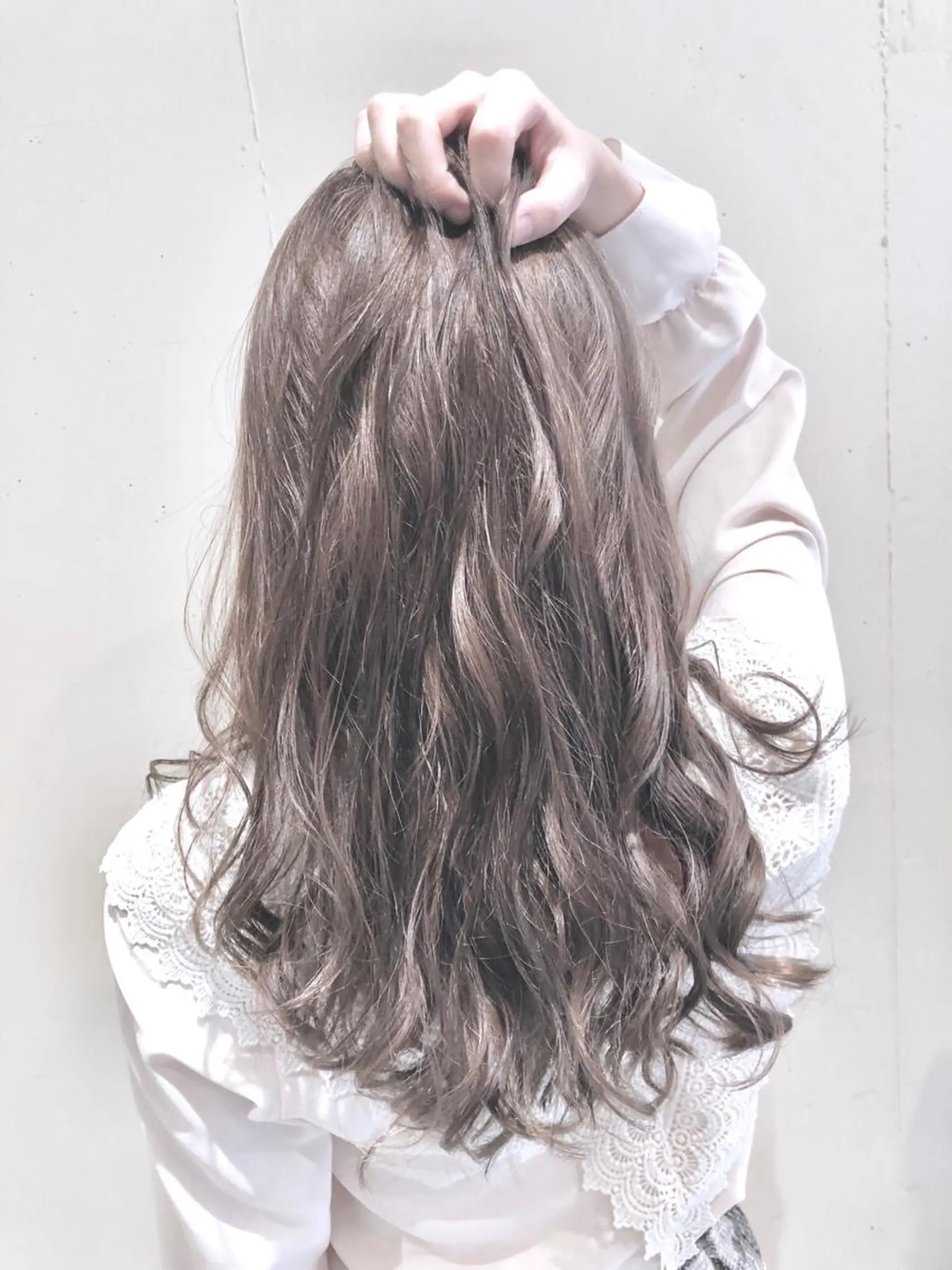 セミロング カラー パーマ ヘアアレンジ セミロングパーマ アッシュ バレイヤージュ 黒髪 ブリーチ 【ツヤ髪美容師】 ツダケイスケのヘアスタイル