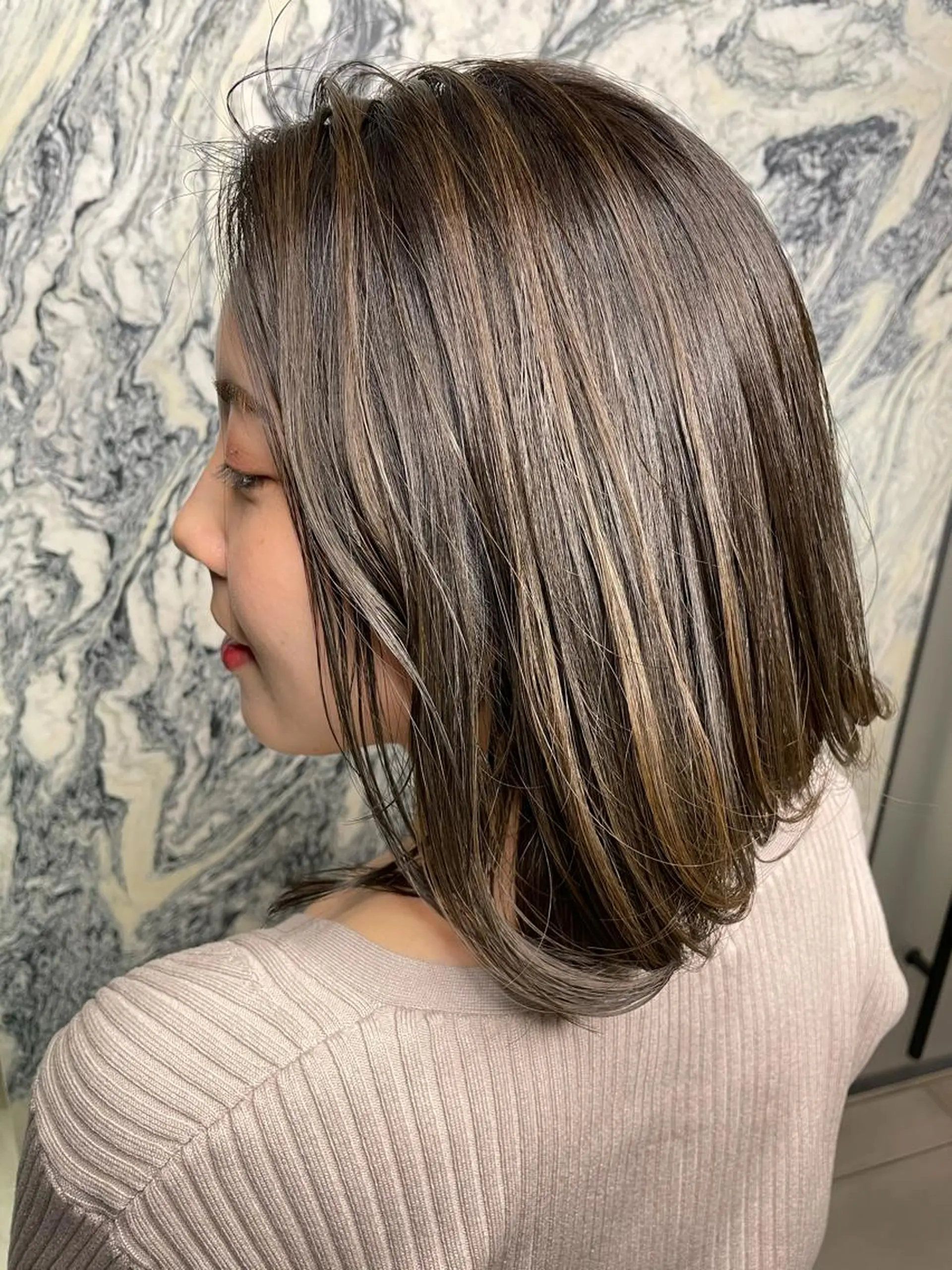 ミディアム カラー グレージュ カット ヘアカラー 藤井 さと実のヘアスタイル