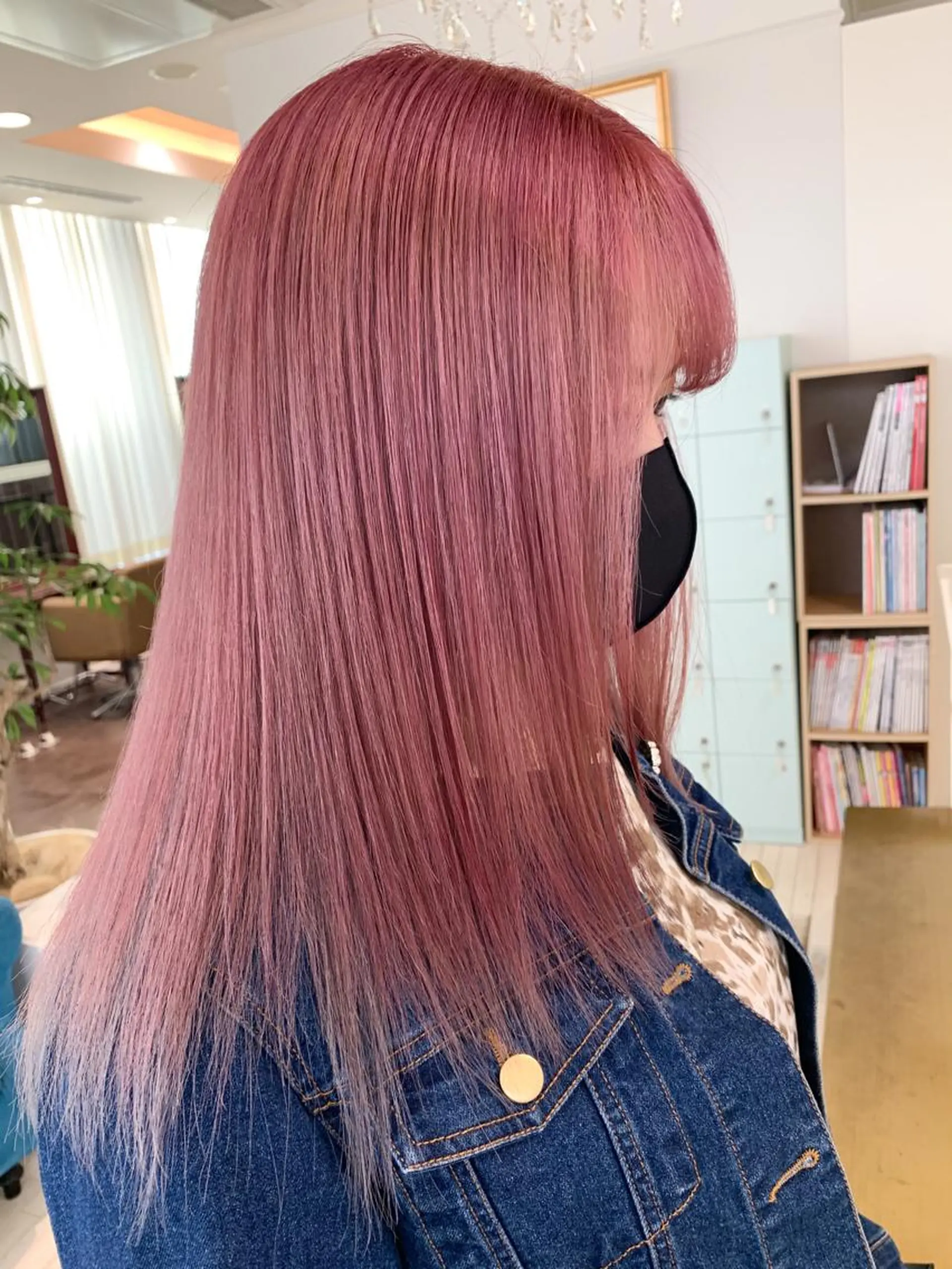 セミロング 🍀ケアブリーチ カラー🍀坂井のヘアスタイル