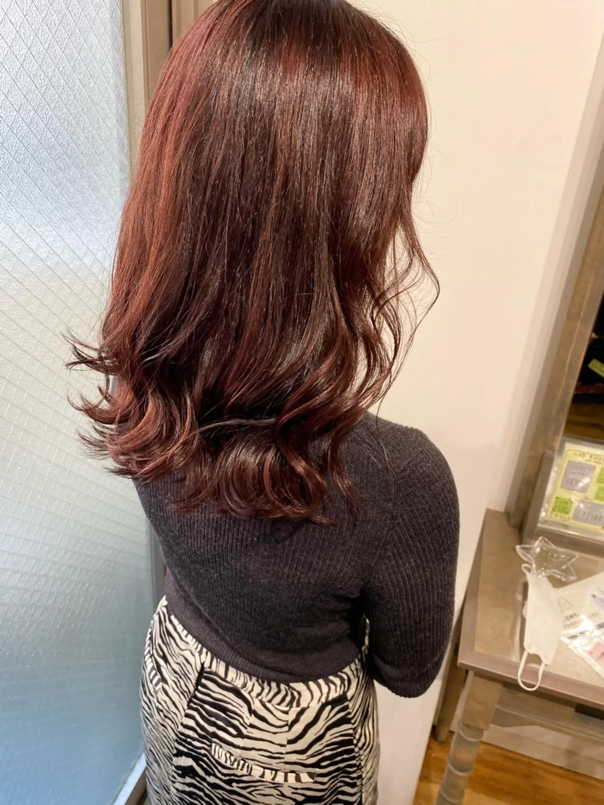 ロング カラー インナーカラー くびれヘア 外国人風カラー 学生 レイヤーカット カット ヘアカラー 夜23時まで予約🉑 reverieあきらのヘアスタイル