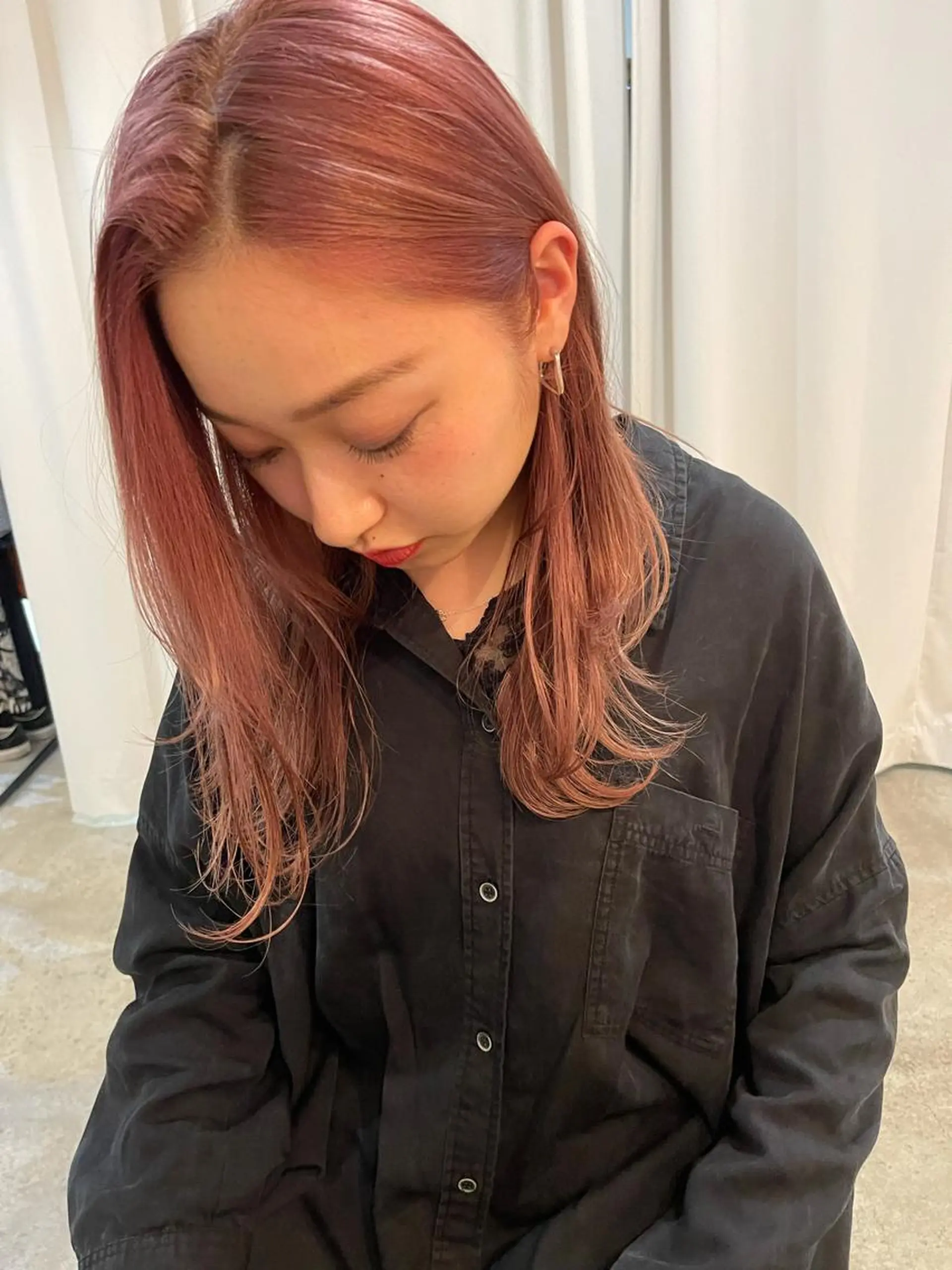 セミロング カラー ブリーチ ピンクカラー 中目黒🌼 🌼ハナのヘアスタイル