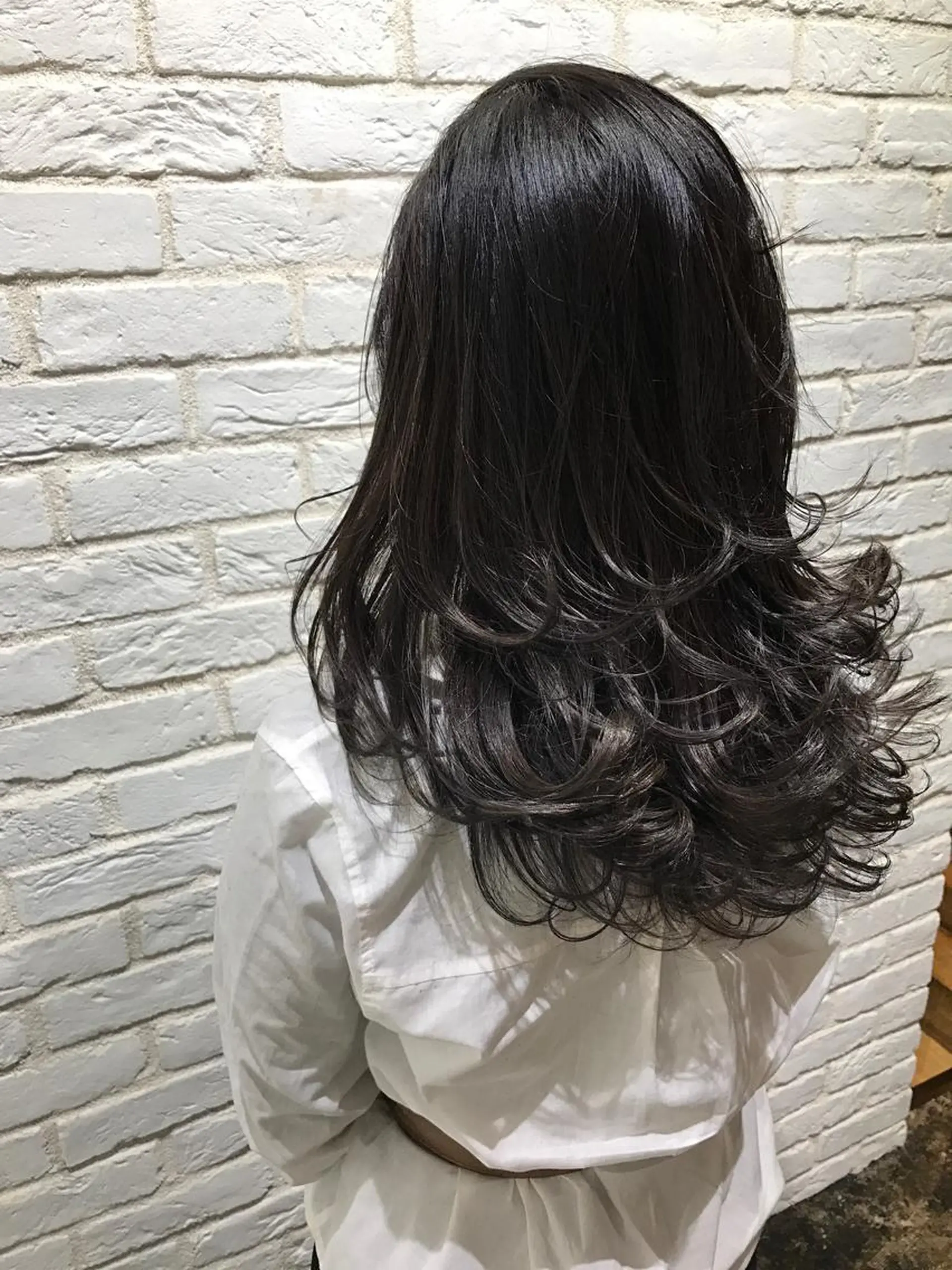 セミロング カラー UMEDA FIGAROのヘアスタイル