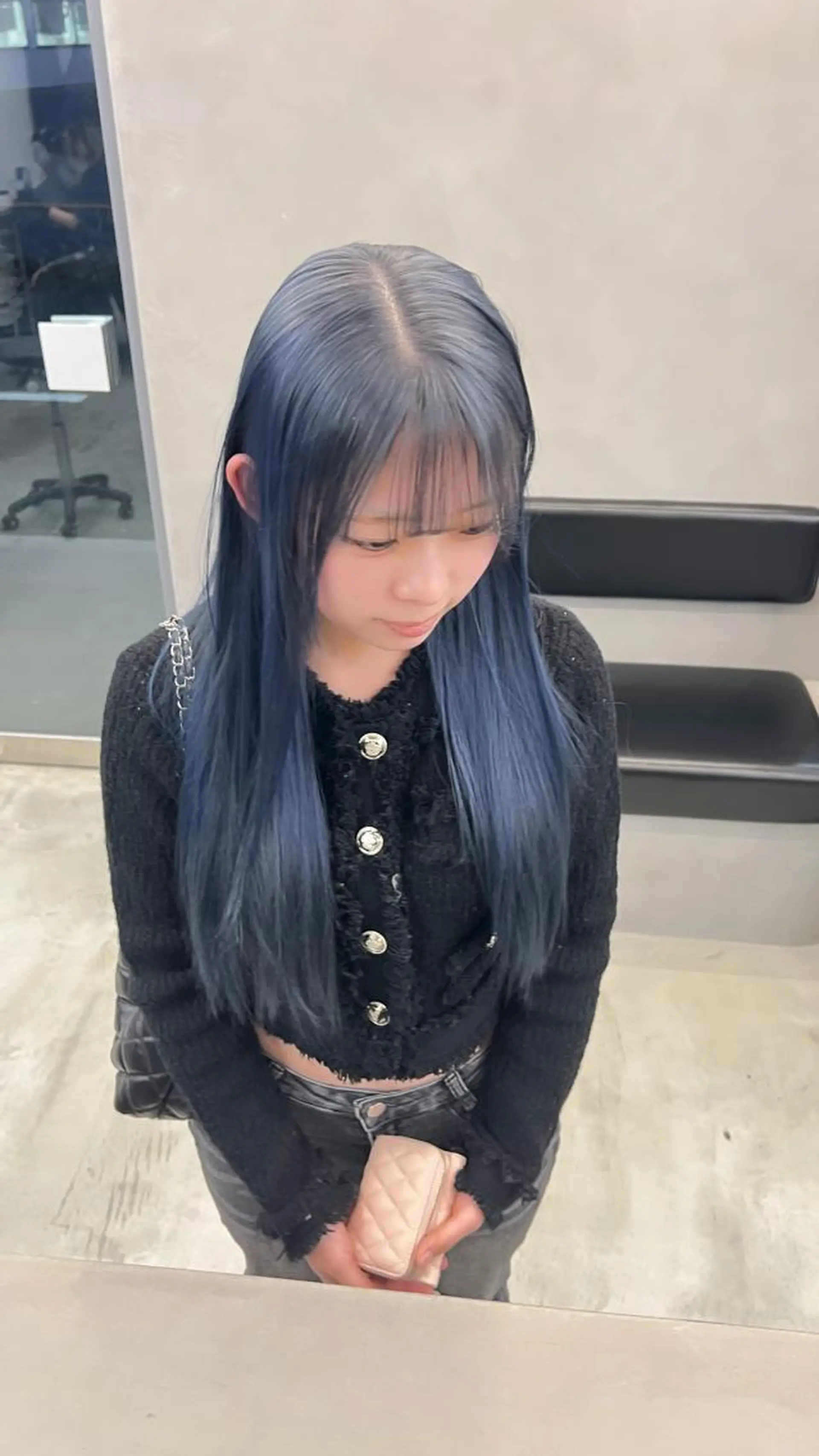 セミロング カラー セミロングパーマ バレイヤージュ ブリーチ ハイトーンカラー インナーカラー 艶髪／髪質改善 市川ひなたのヘアスタイル