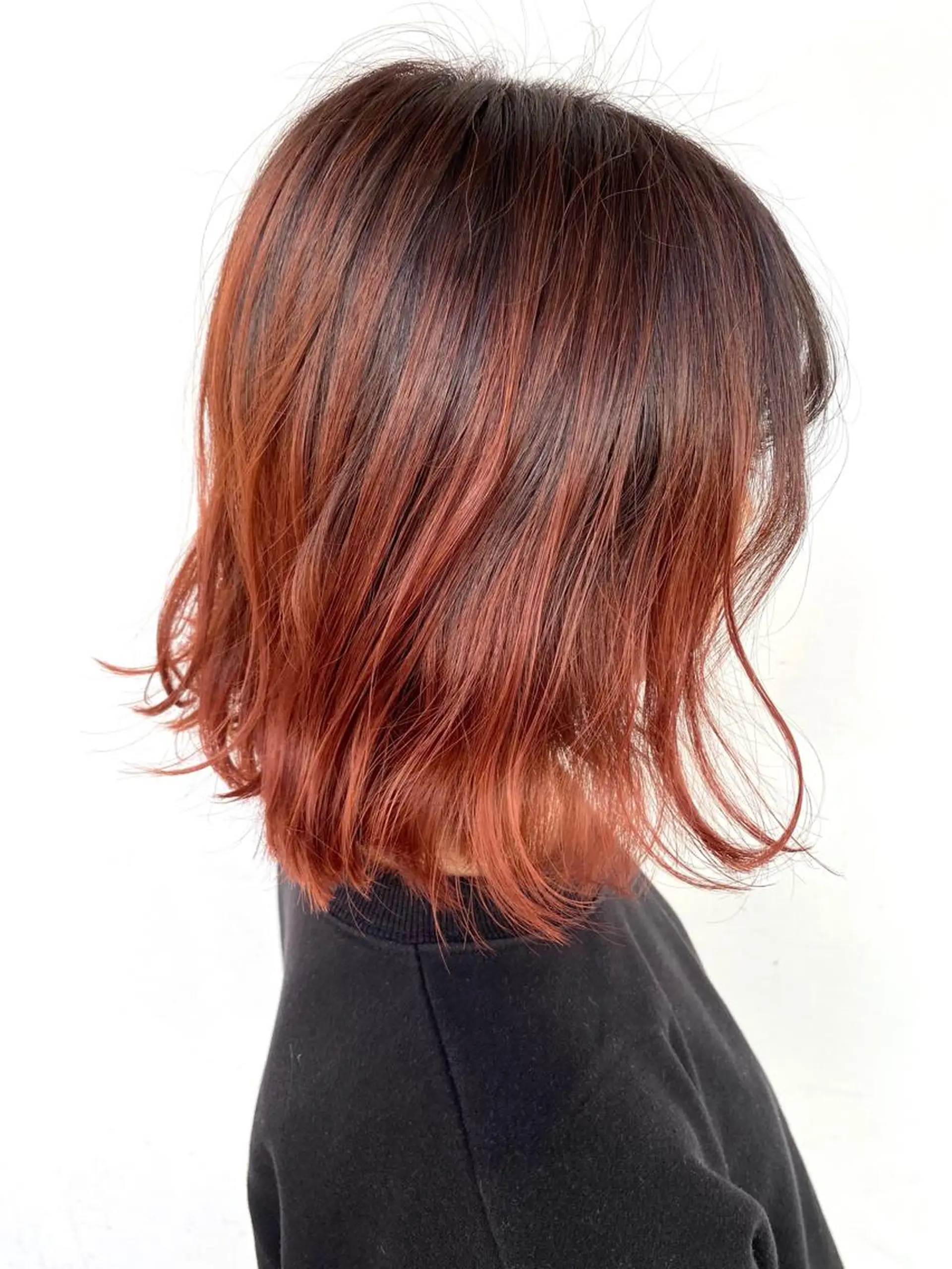 ショート カラー バレイヤージュ ブラウンカラー レッドカラー レッドブラウン レイヤーカット ヘアカラー シェアサロン　シエナ所属・東條 克義のヘアスタイル