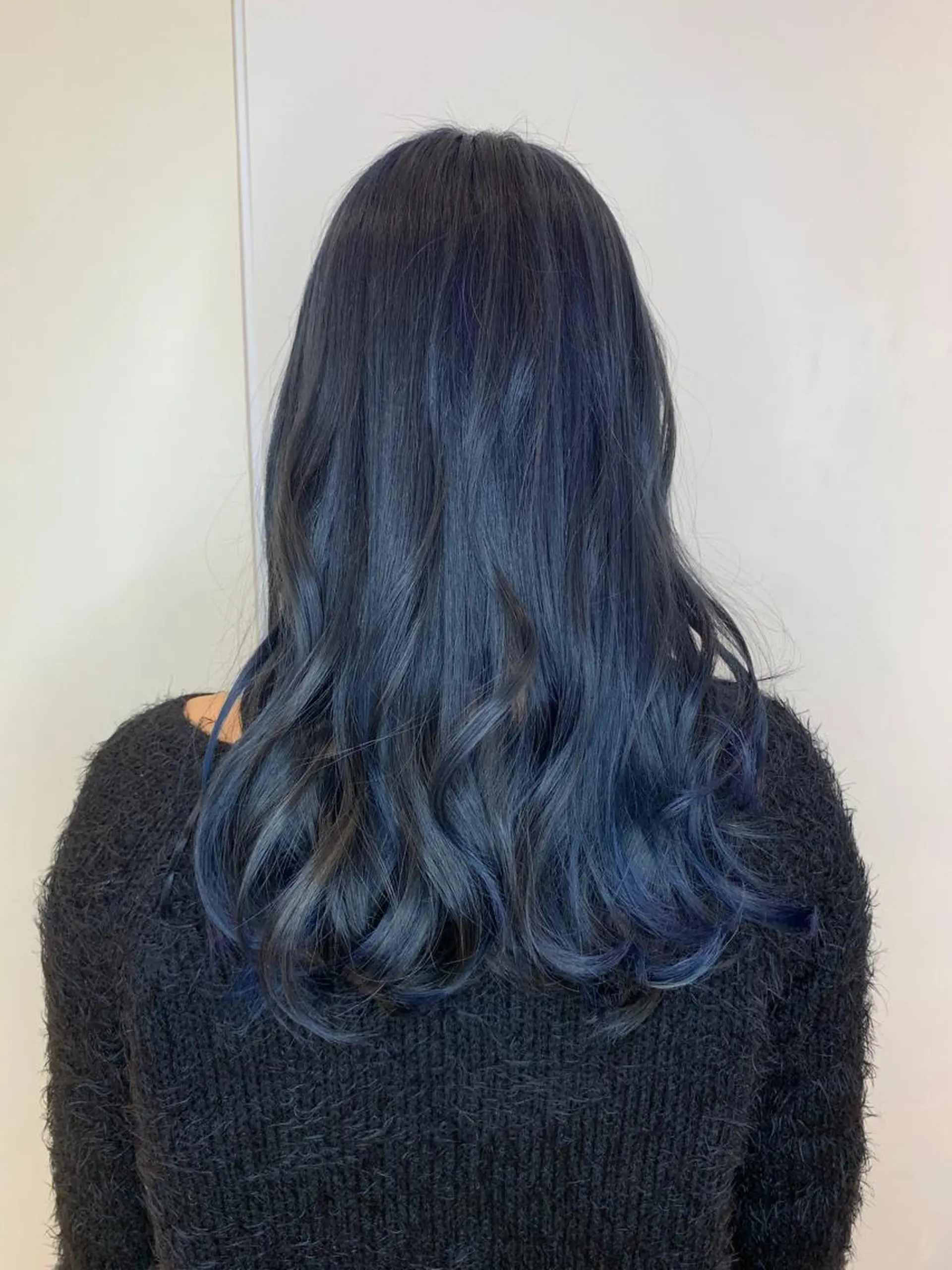 ロング カラー ブリーチ ブルーカラー ケアブリーチ ネイビーカラー カット ヘアカラー トリートメント Le'a渋谷所属・インナーエクステ渋谷 🦋KAJIのヘアスタイル