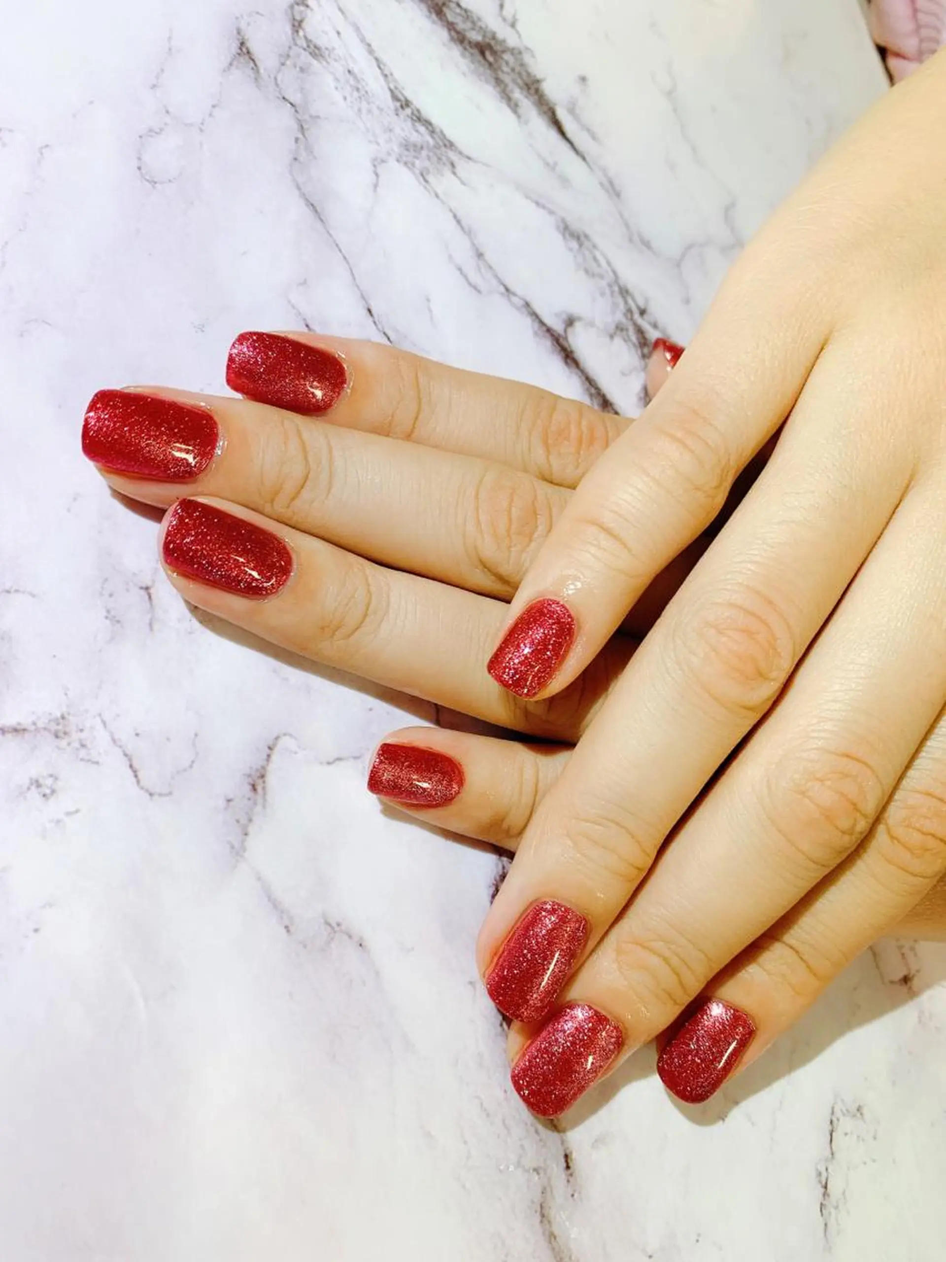 ネイル 赤色 ハンドネイル Laure‘a MARIのネイルデザイン