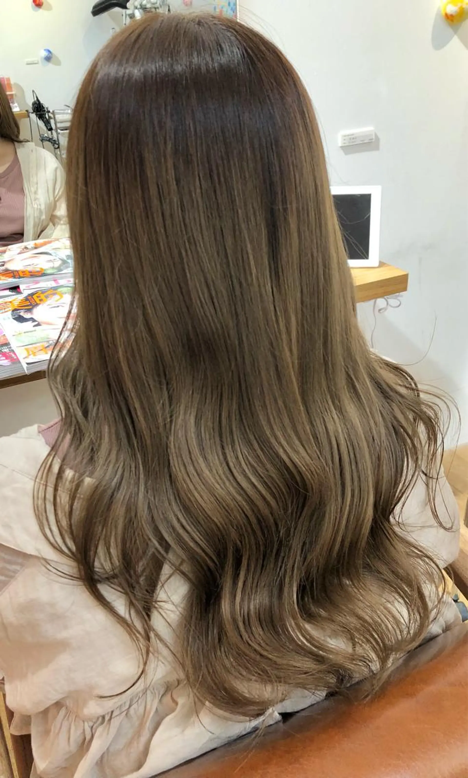 ロング カラー 🫧tomoka 透明感カラー🫧のヘアスタイル