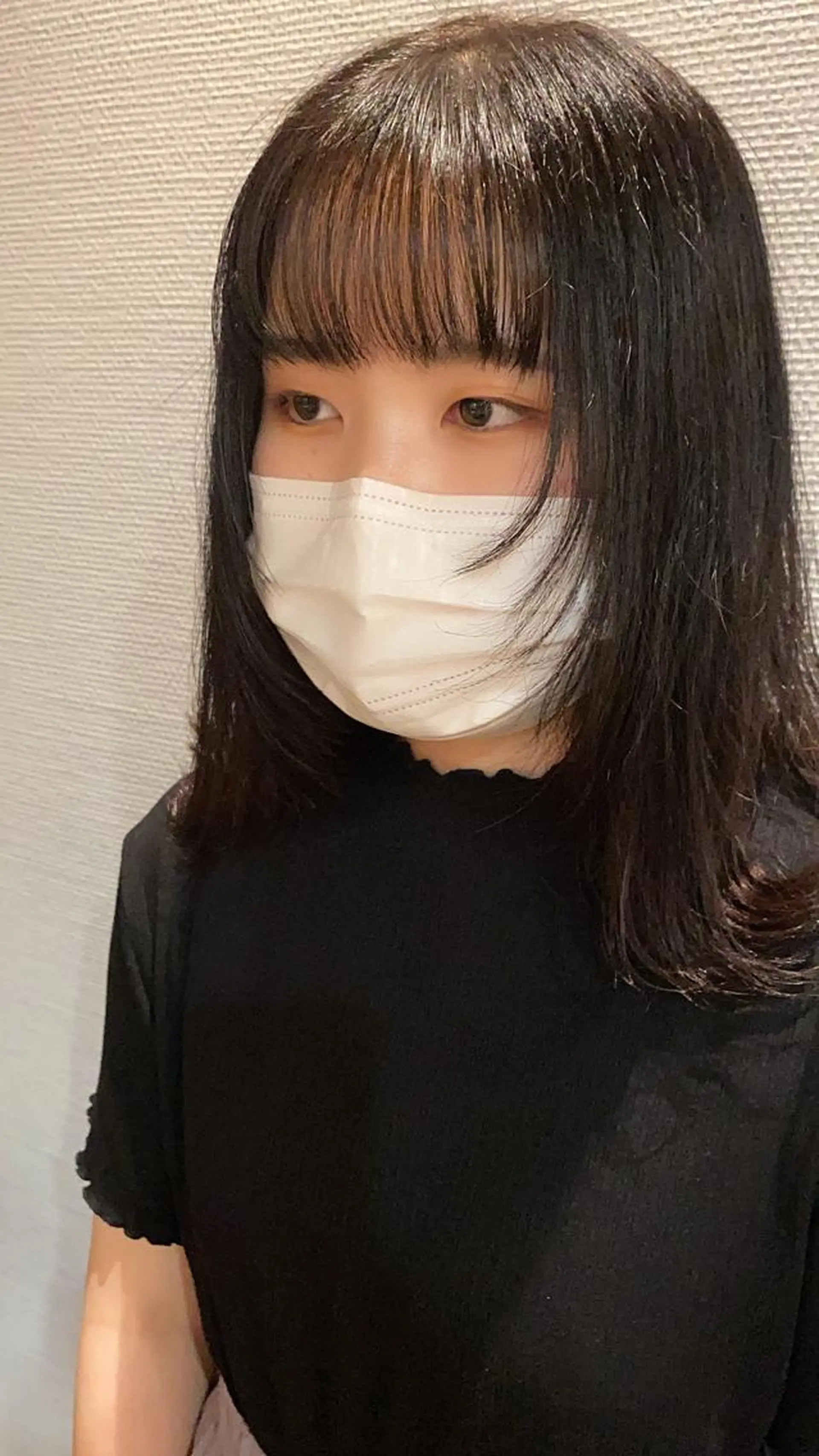 セミロング シャギー 塩澤 榛奈のヘアスタイル