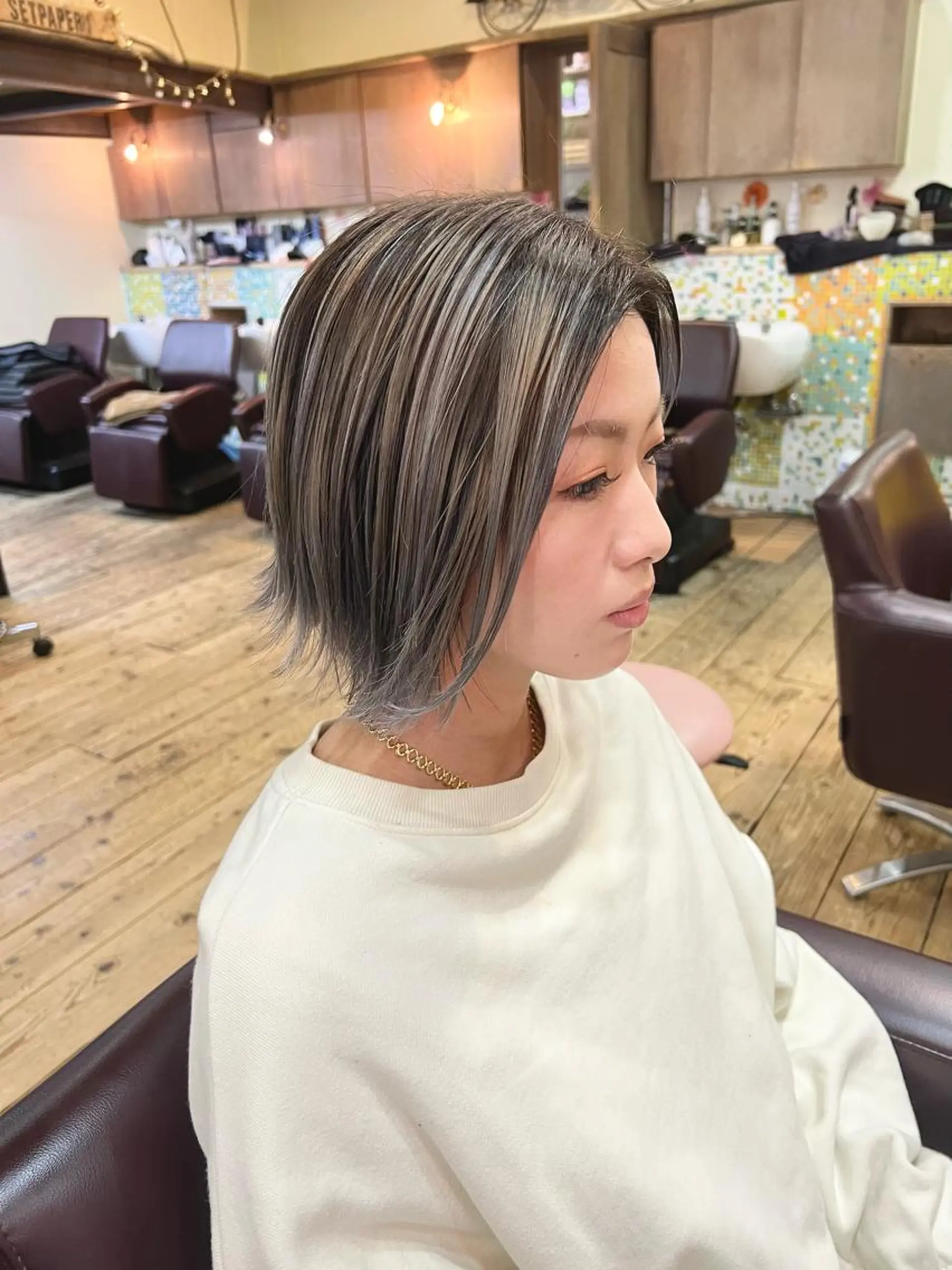 ショート カラー バレイヤージュ グレージュ レイヤーカット 「sumi」 AMIのヘアスタイル