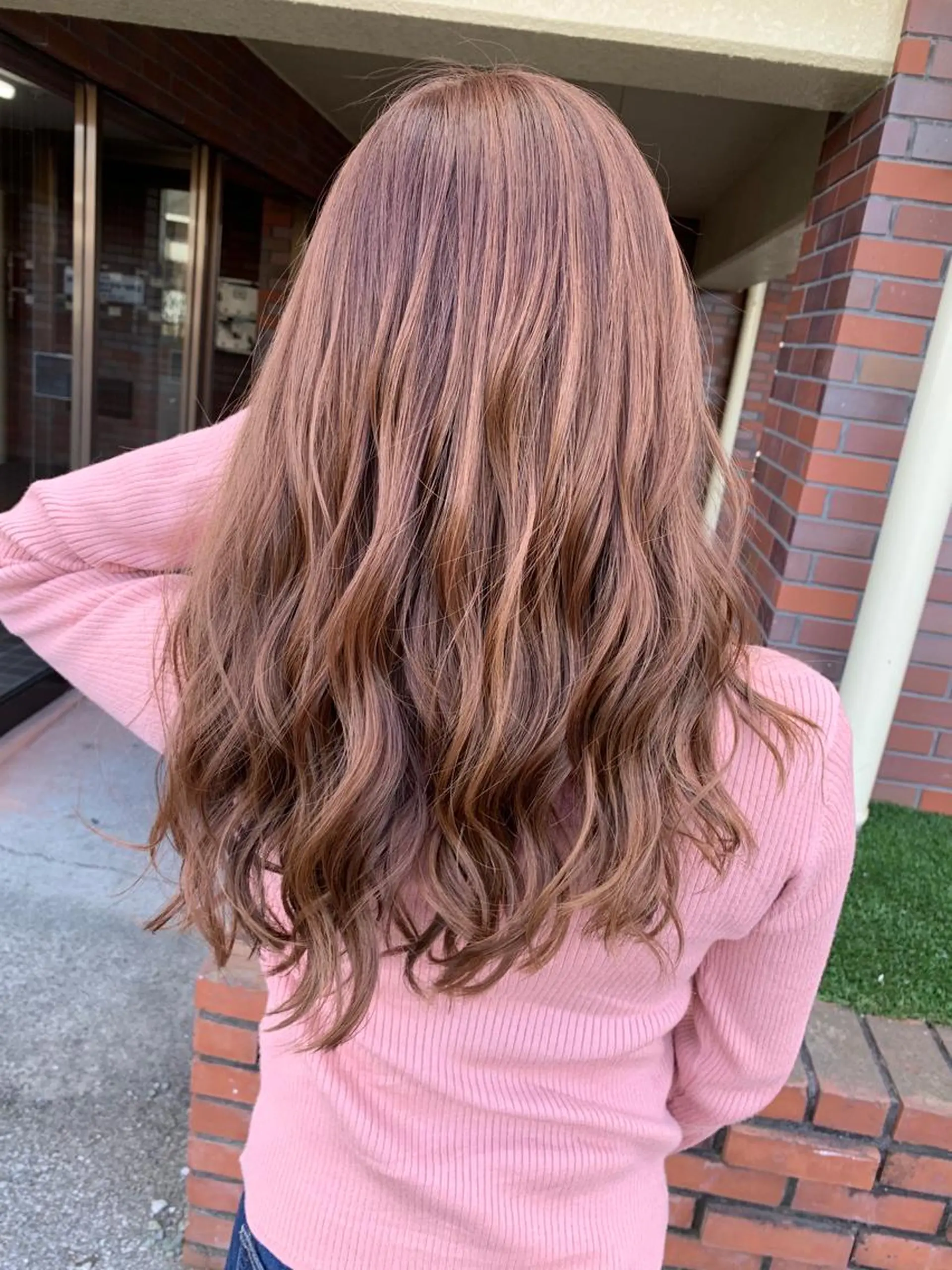 セミロング yoshihara yuukiのヘアスタイル