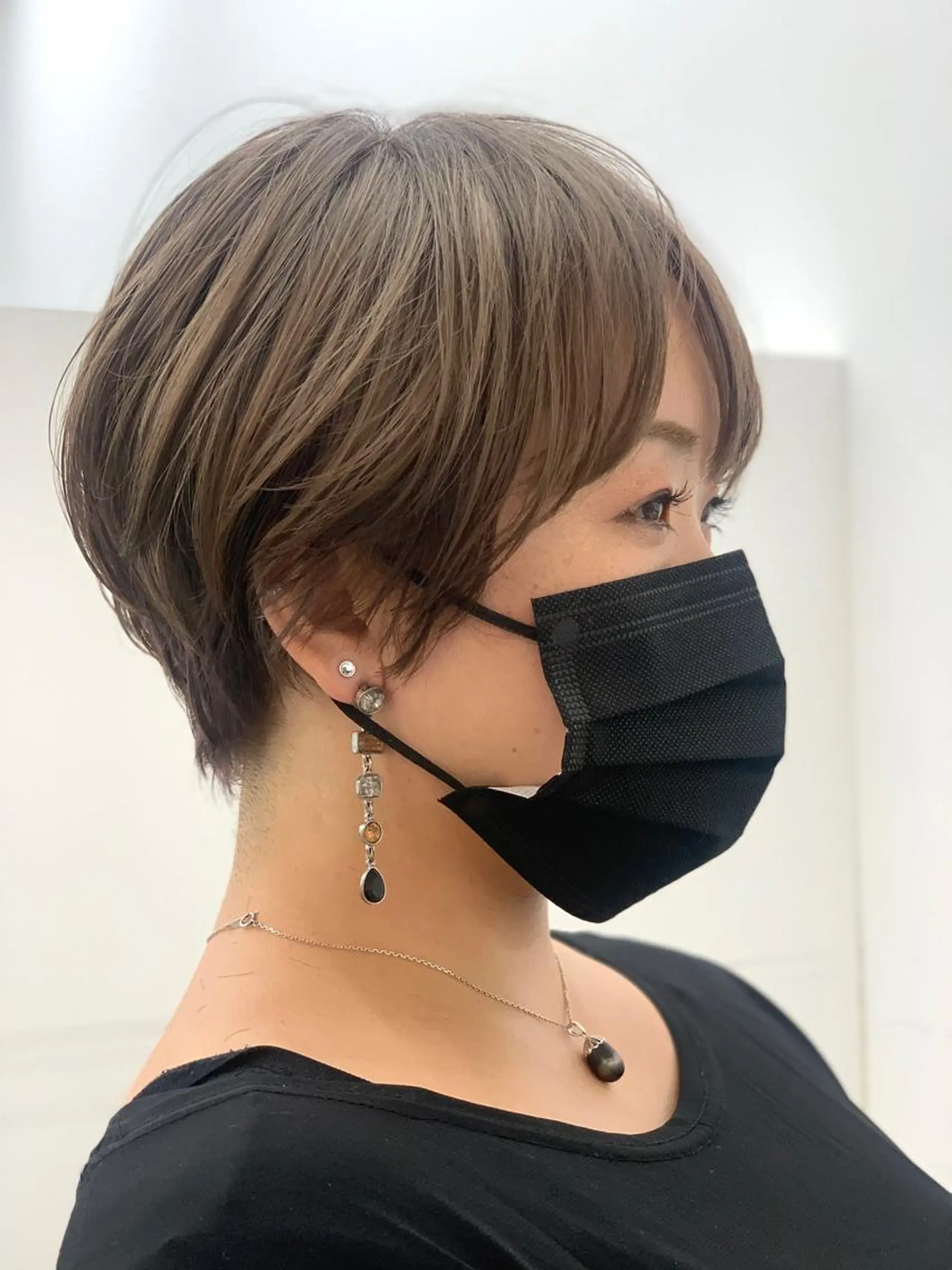 ショート カラー アッシュ ベージュカラー ショートヘア co-kyu コキュウのヘアスタイル