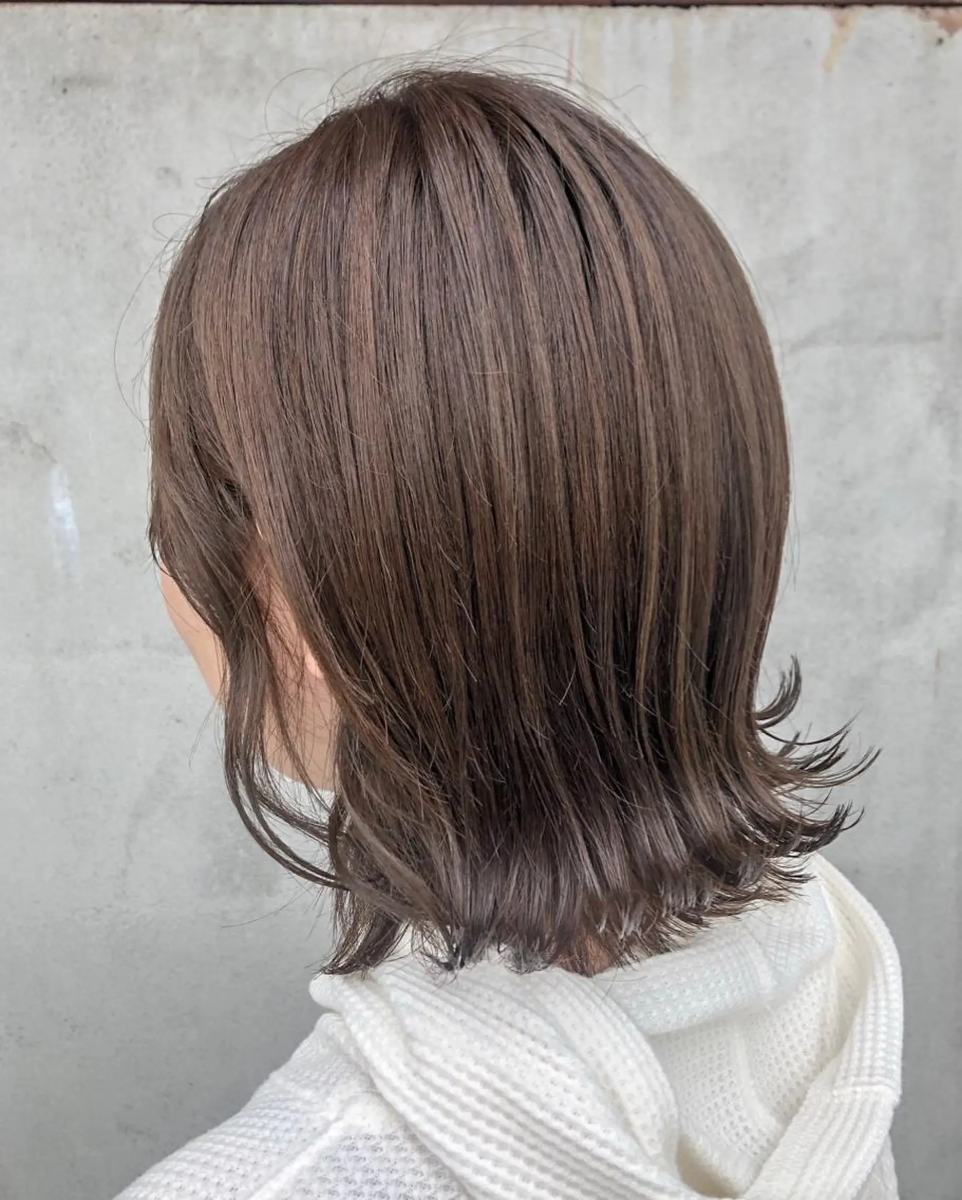 ミディアム カラー 切りっぱなしボブ 透明感カラー グレージュ ボブ カット ヘアカラー 佐藤 美聡のヘアスタイル