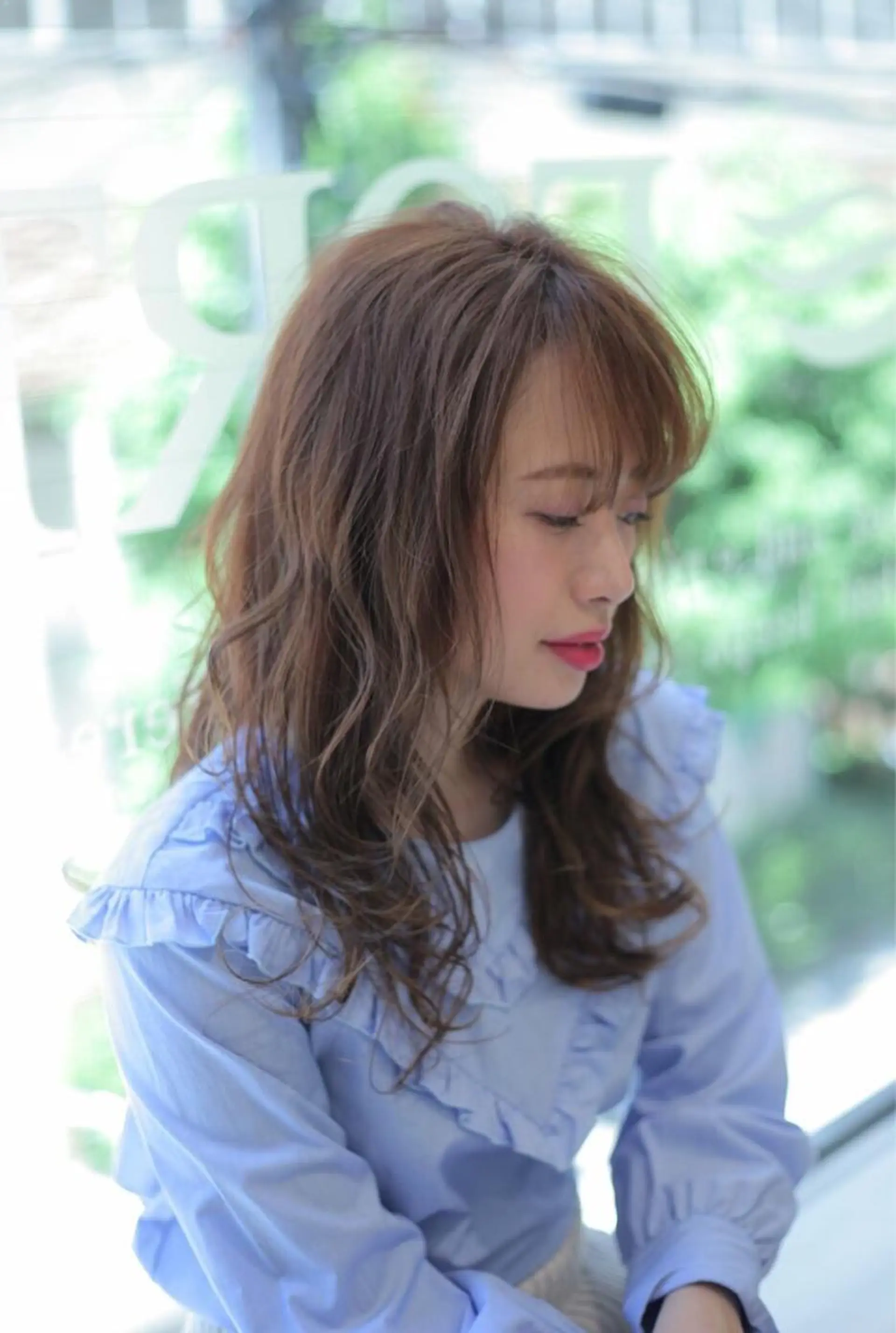 ロング カラー ヘアアレンジ マツエク・マツパ レイヤーカット✖️ 柔らかベージュカラーのヘアスタイル