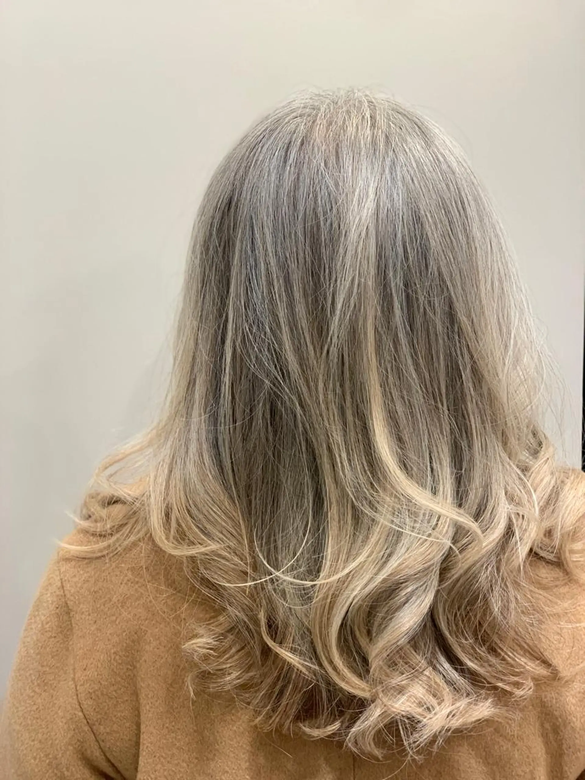 カラー カット ヘアカラー トリートメント 石井 潤のヘアスタイル