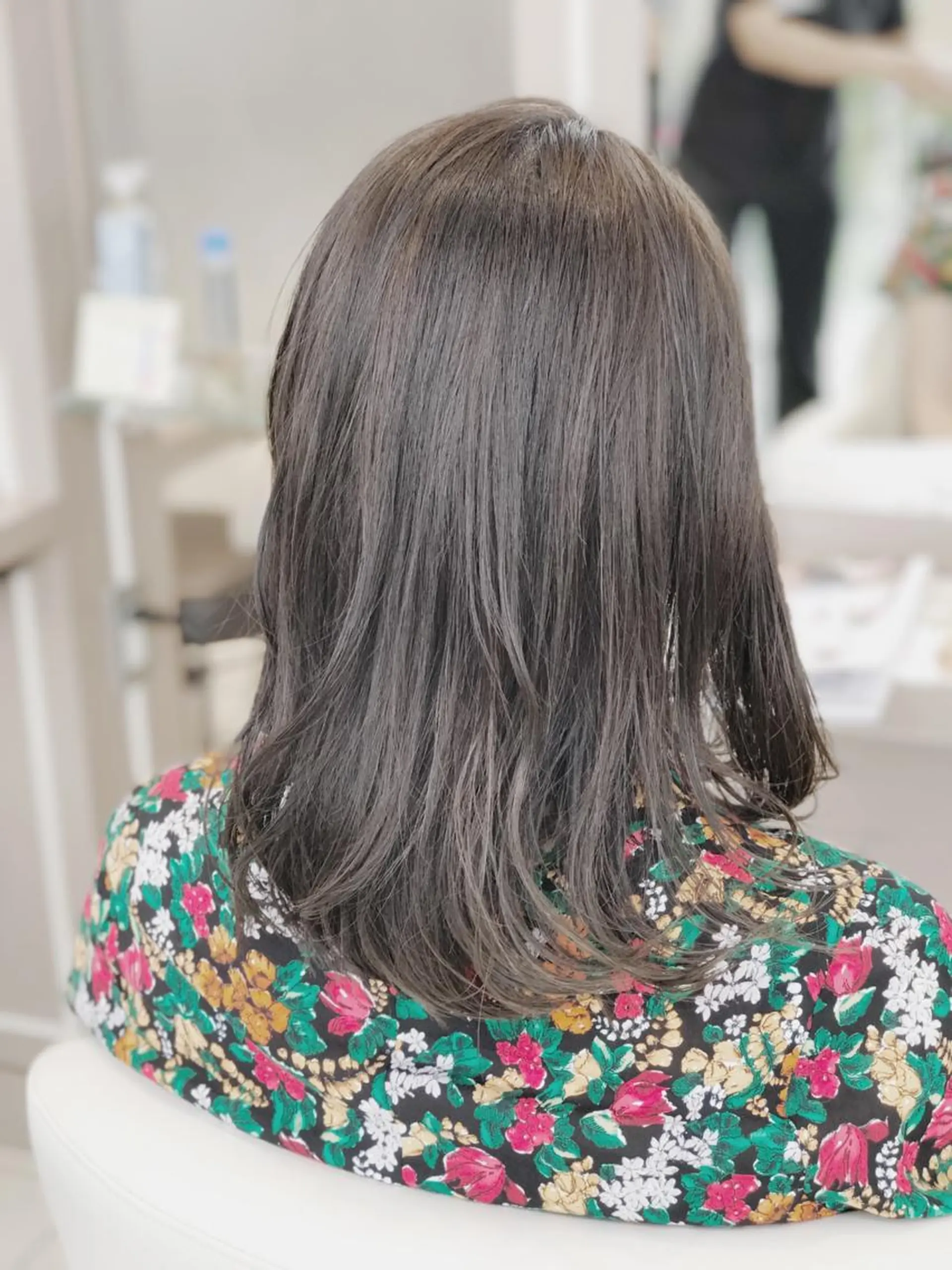 セミロング カラー グレージュ カット ヘアカラー トリートメント Maeda マエダのヘアスタイル