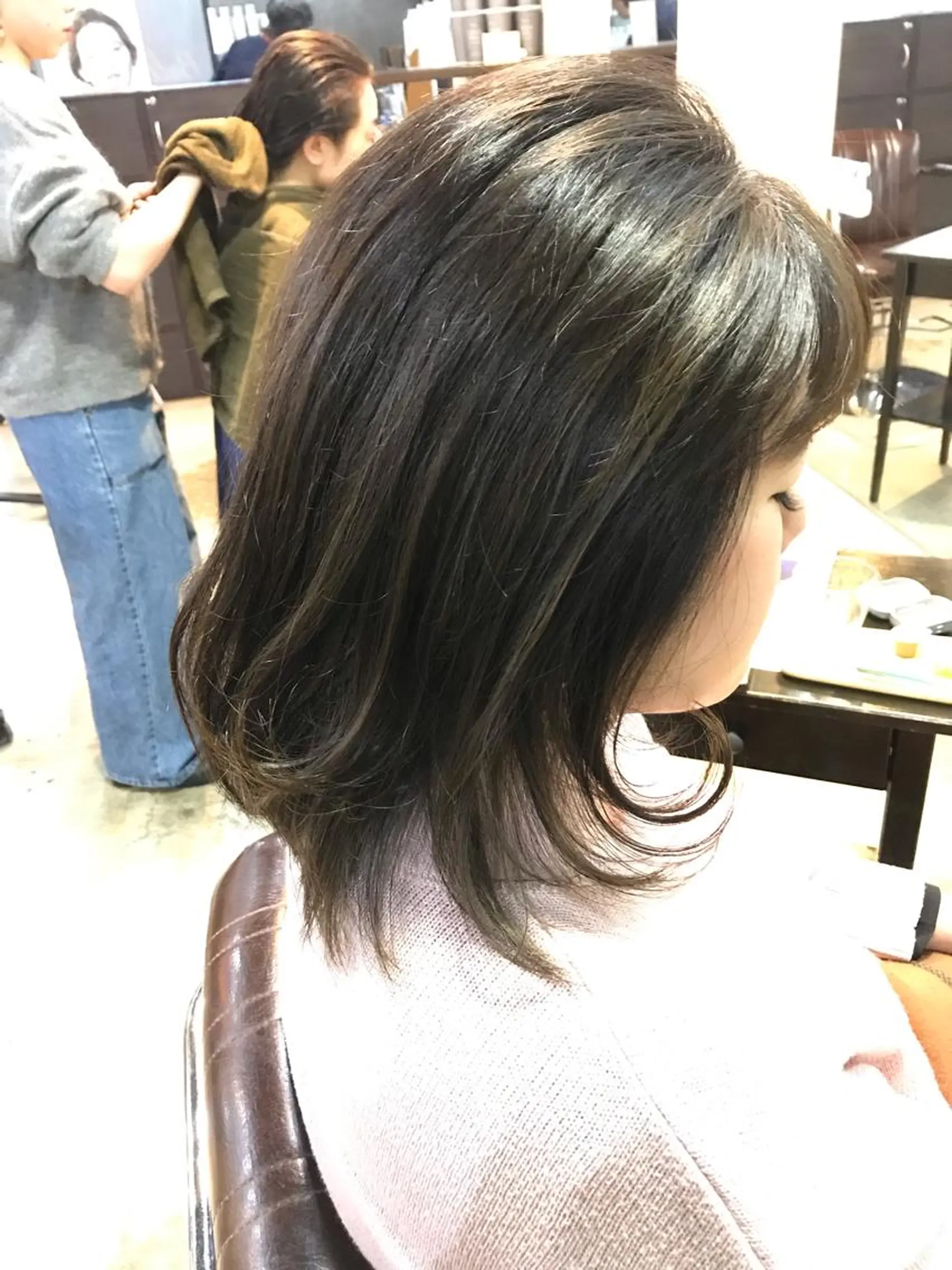 カラー グレージュ ハイライトカラー ヘアカラー ヘッドスパ 正分 真美のヘアスタイル