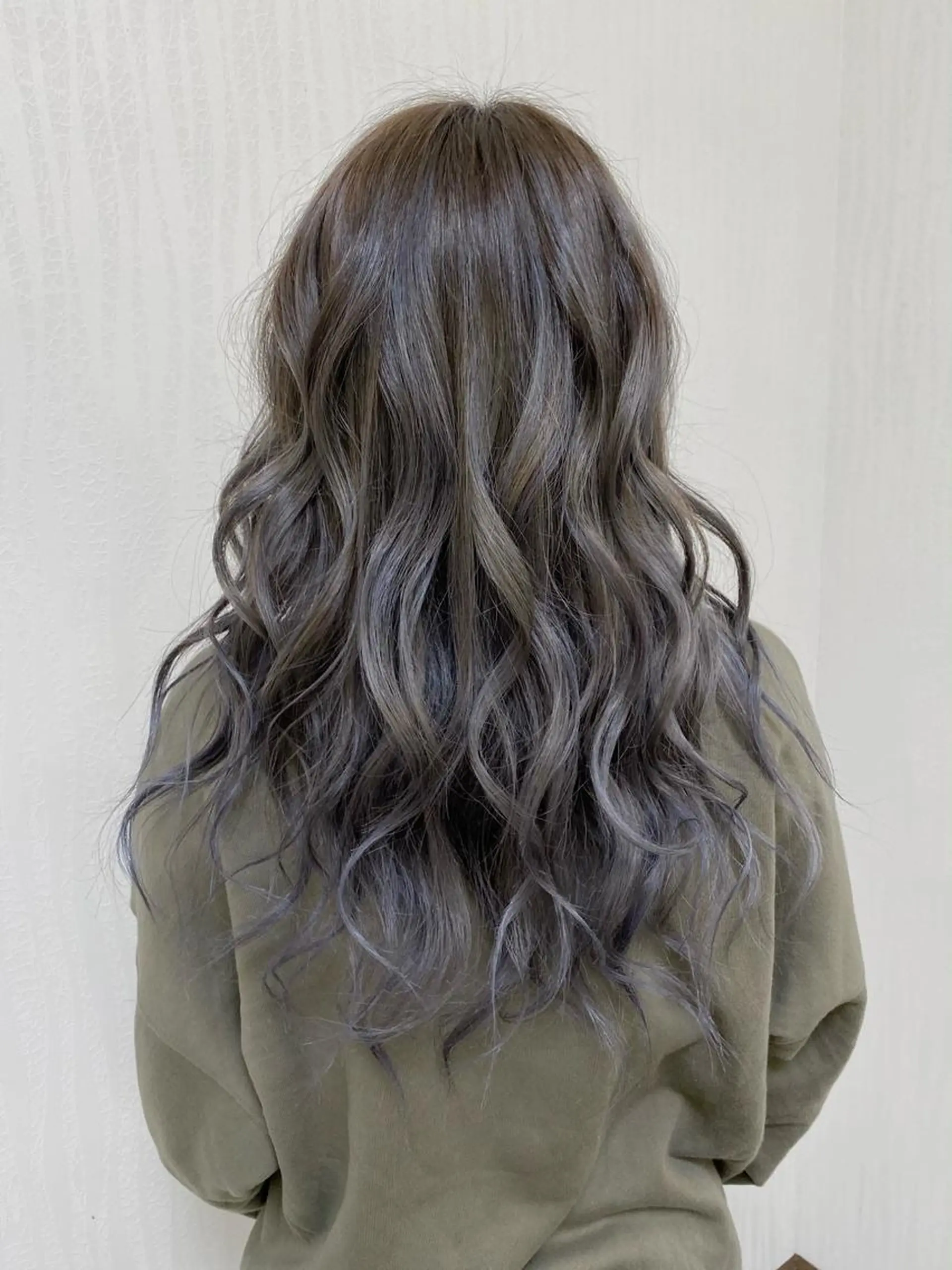 ロング カラー ブリーチ デザインカラー YURI ✨のヘアスタイル