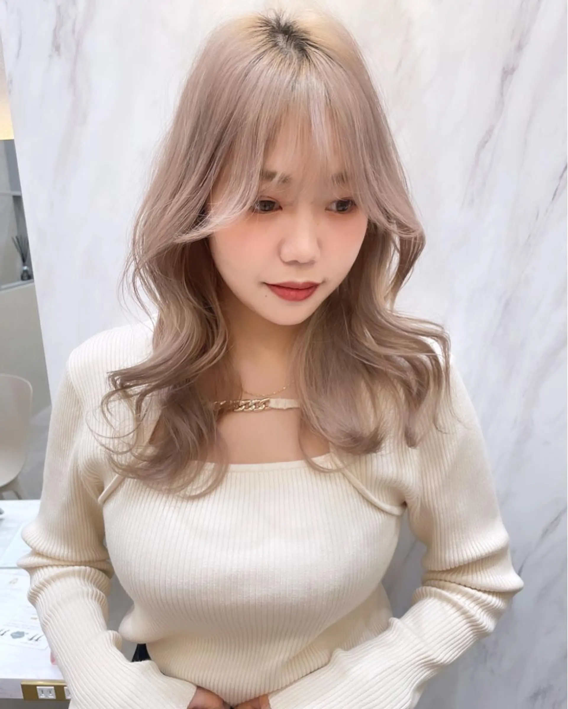 カラー rina／ベージュ ワンホン/韓国ヘアのヘアスタイル