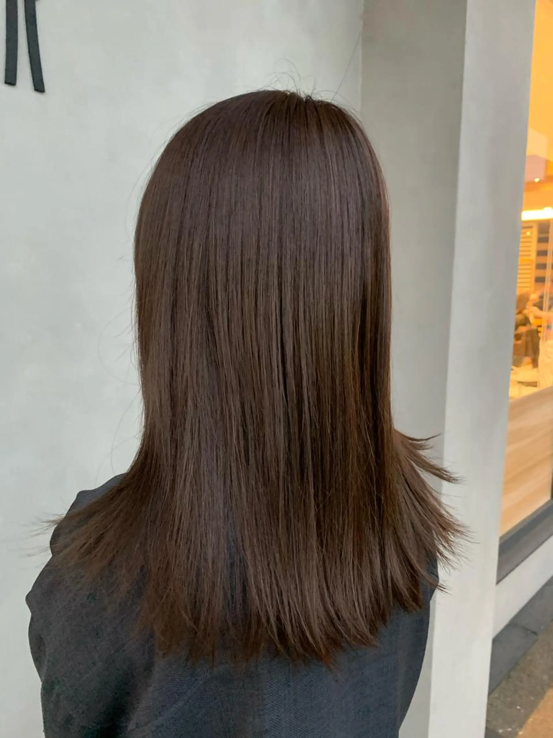 セミロング カラー アッシュ ベージュカラー 透明感カラー ラベンダーカラー ラベンダーベージュ 名古屋／デザイン／ ブリーチ/松井亮磨のヘアスタイル