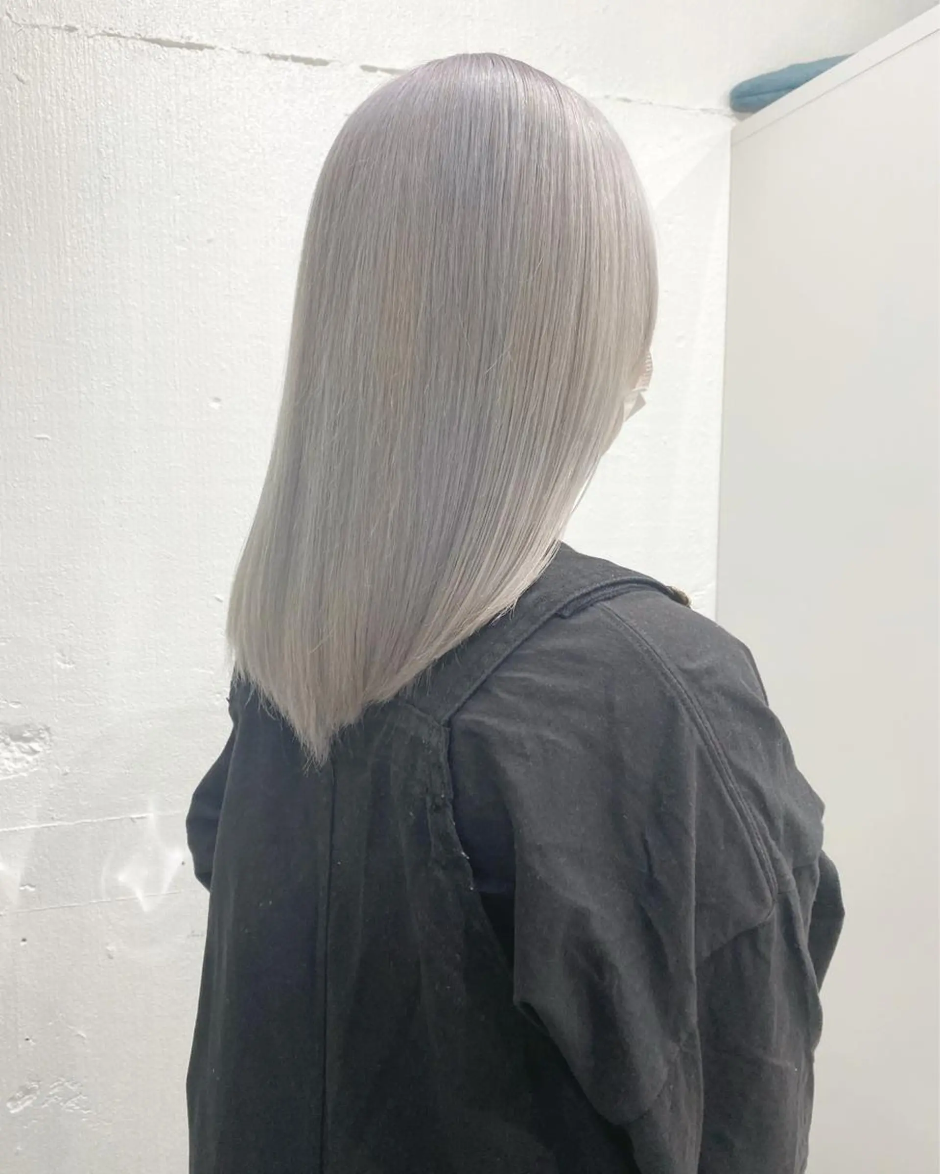 ミディアム カラー ヘアアレンジ 切りっぱなしボブ ミディアムパーマ アッシュ アッシュグレー バレイヤージュ ササキカズマ〻透明感 〻色落ち〻赤み消しのヘアスタイル